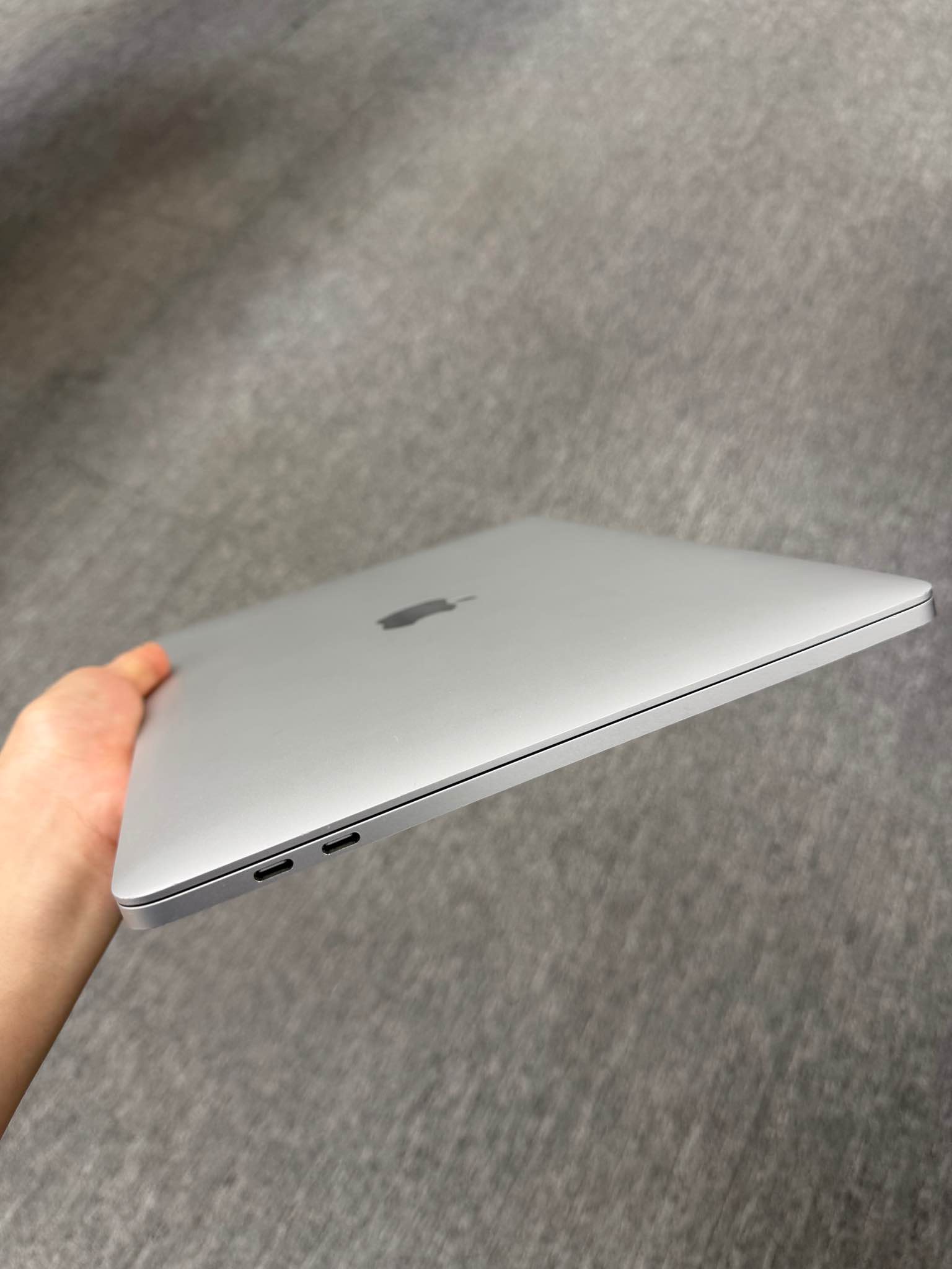 Macbook Pro 2019 touch bar Core i5 / Ram8G / SSD128G 13.3inch 