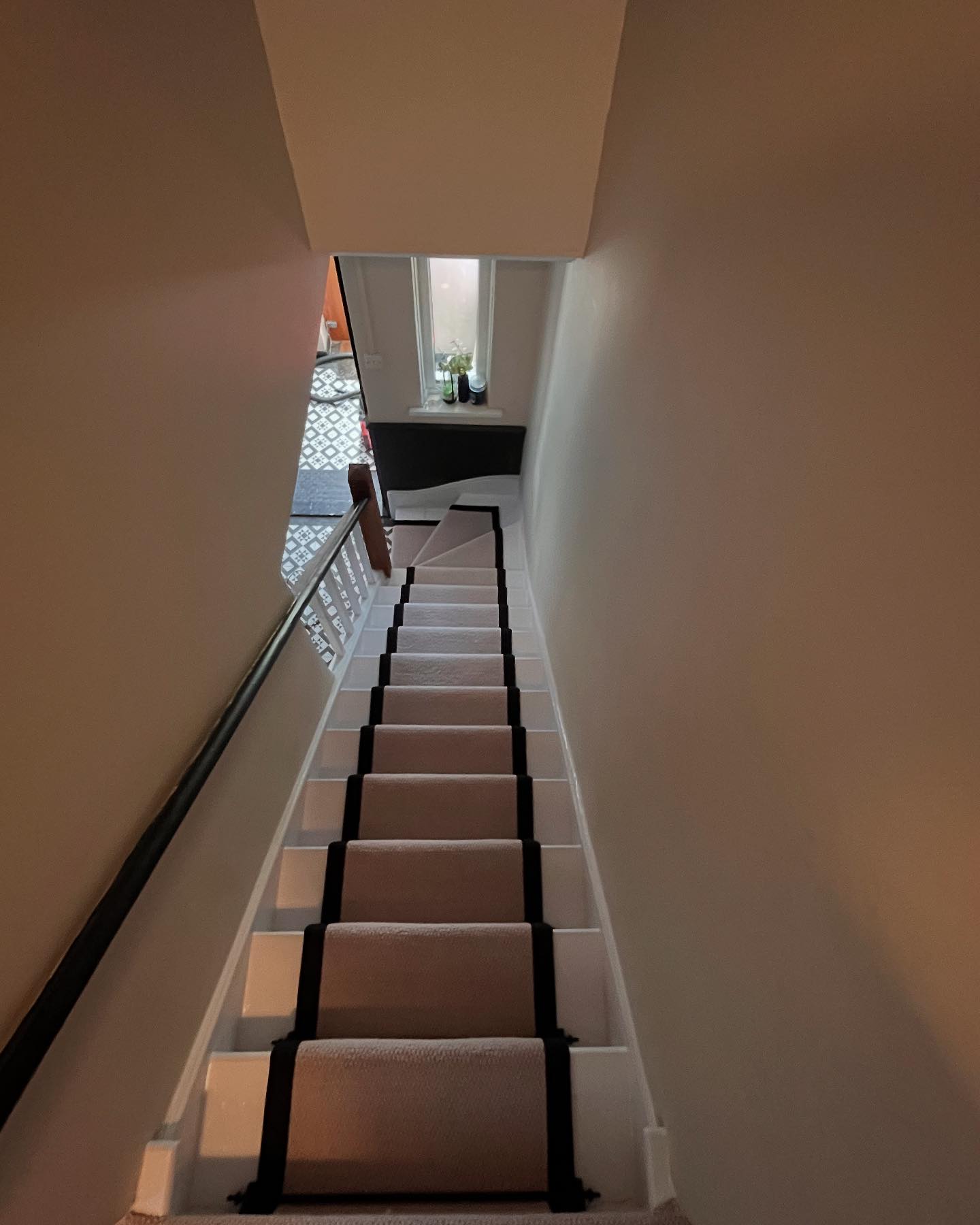 S W Carpets | Swindon Village