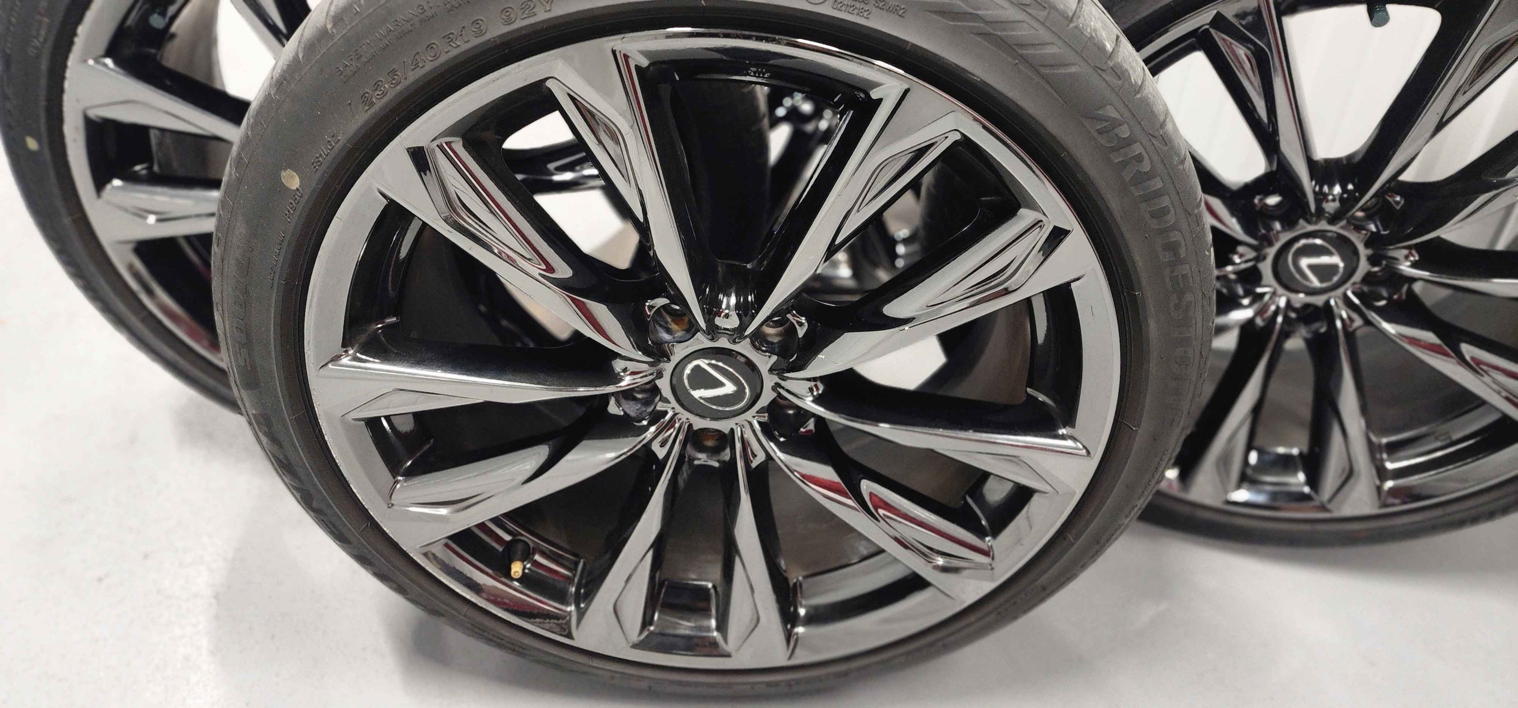 Lexus 19-inch wheels with tires (set of 4) - Car Wheels, Tires & Parts ...