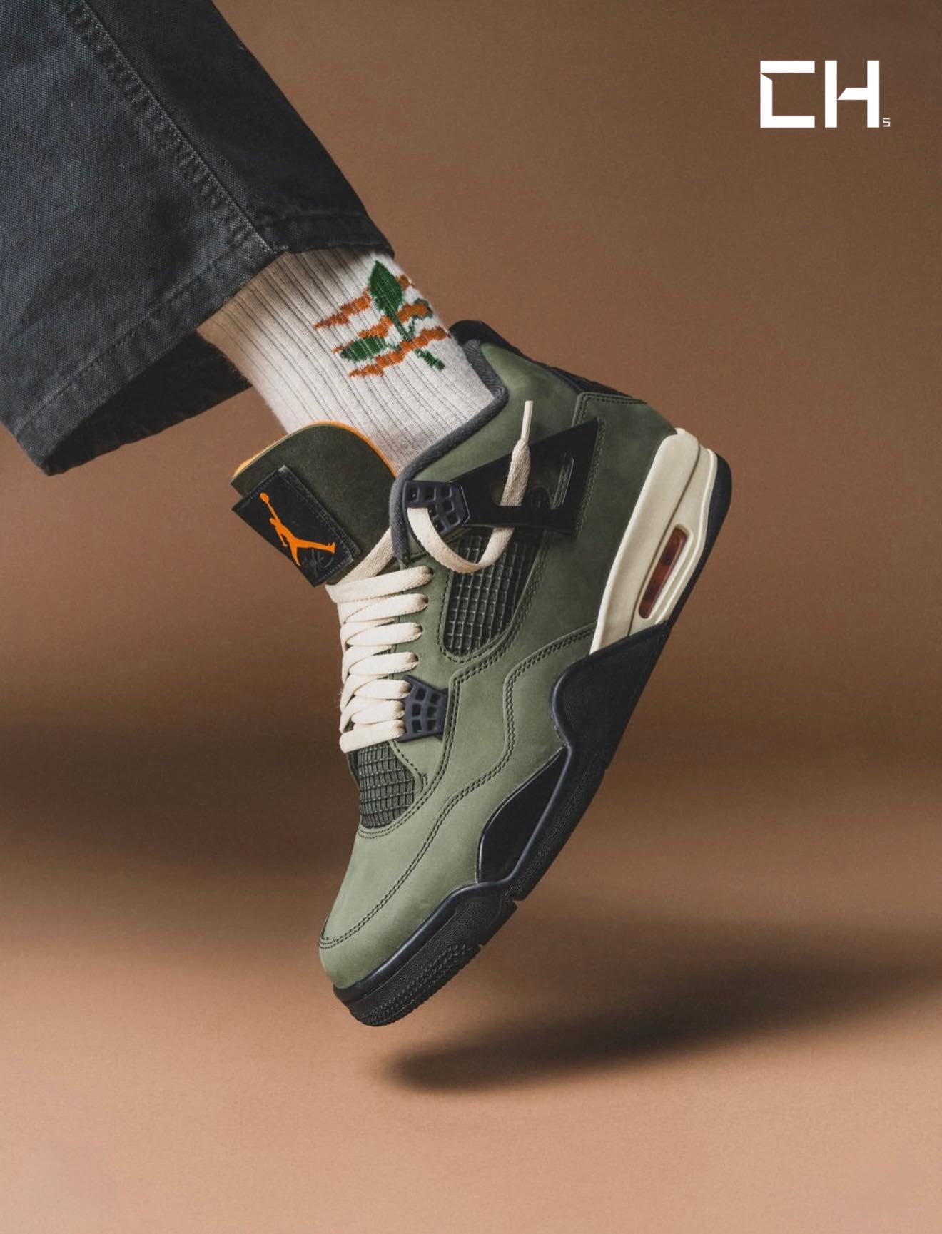 Air Jordan 4 x UNDEFEATED 
