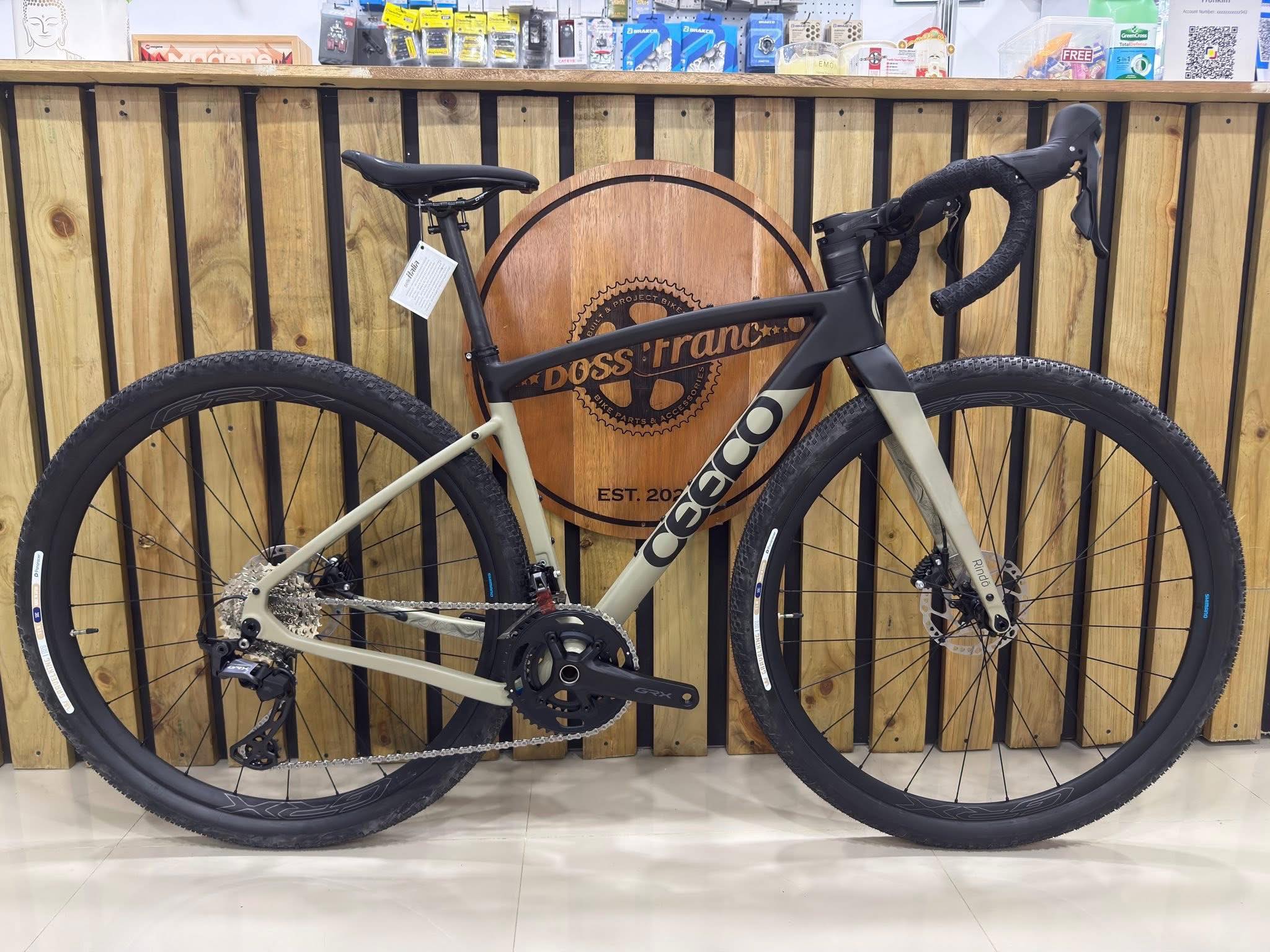 mountainbike rot weiß Conway Q MF 800 2011 Aluminium Step 3 - Select Your Color:Gloss White Lindsey Vonn Wants You Gym