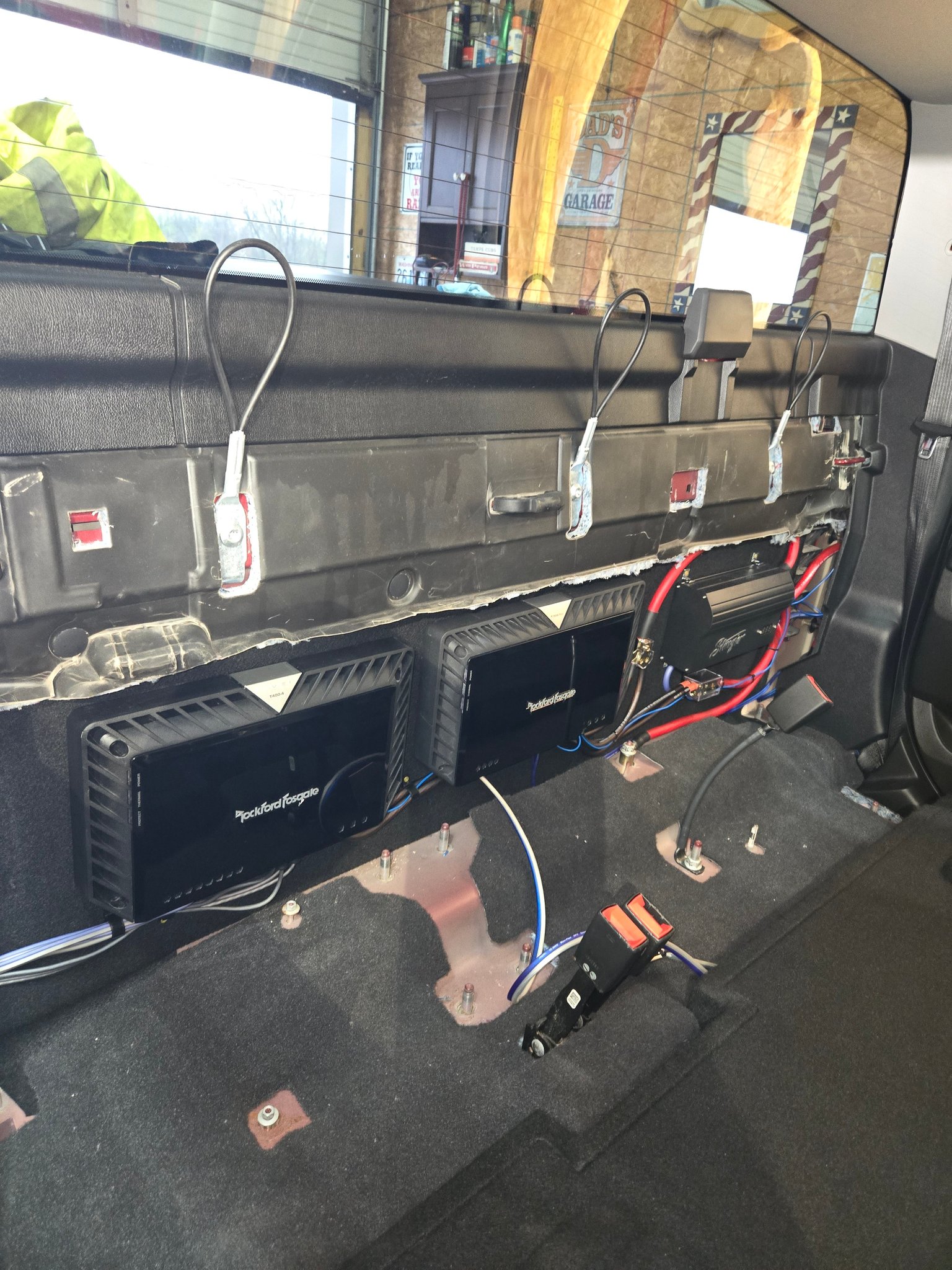 Kicker Solo Baric L5 on Rockford Fosgate Power 150.1