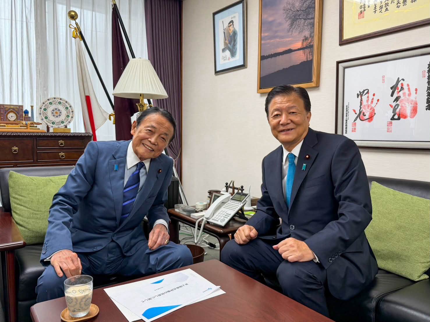 高市早苗総裁の新しいポスターを発表しました。 「日本列島を、強く