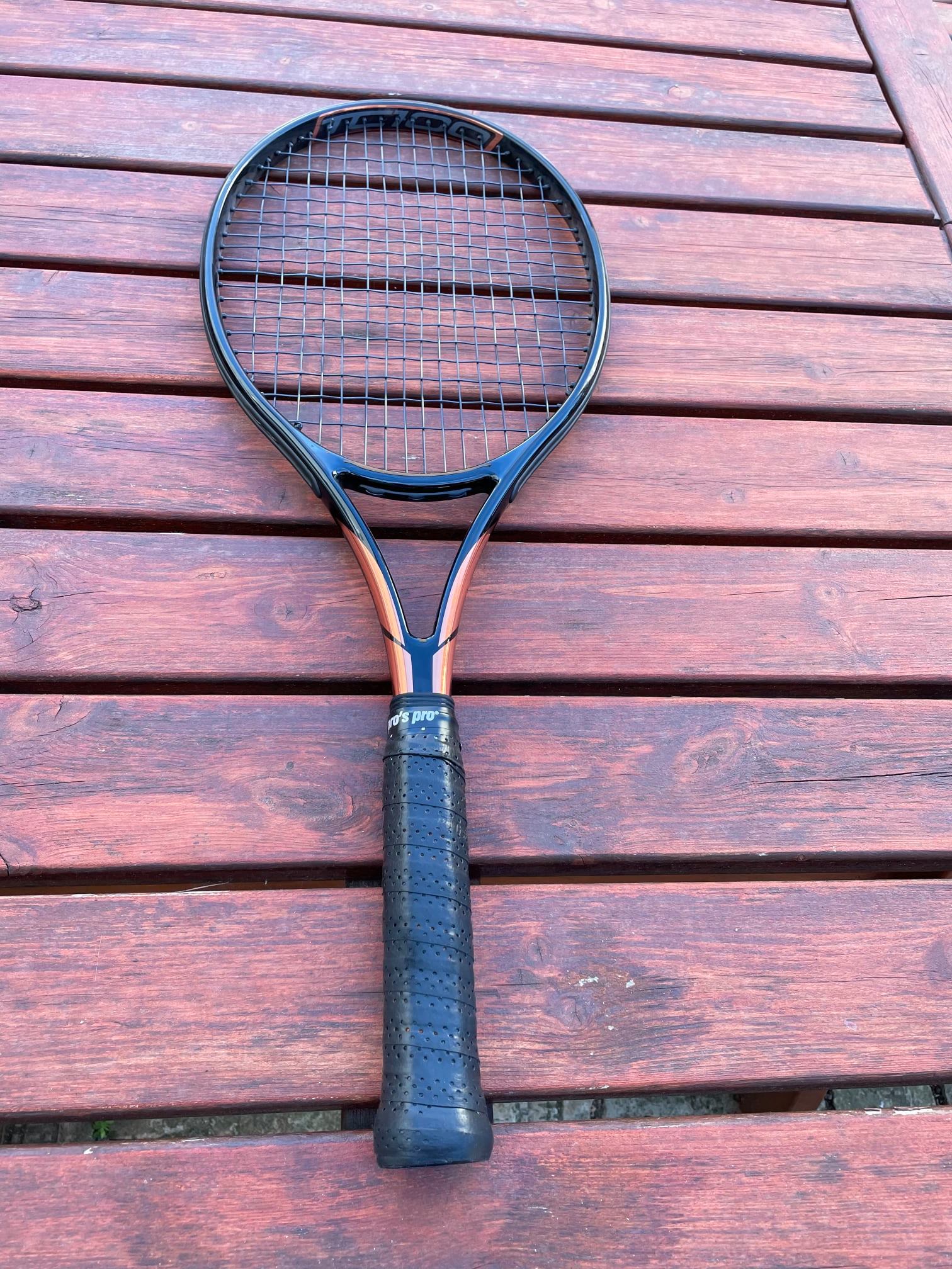 Hello people ! Anyone interested in this almost new tennis racket 
