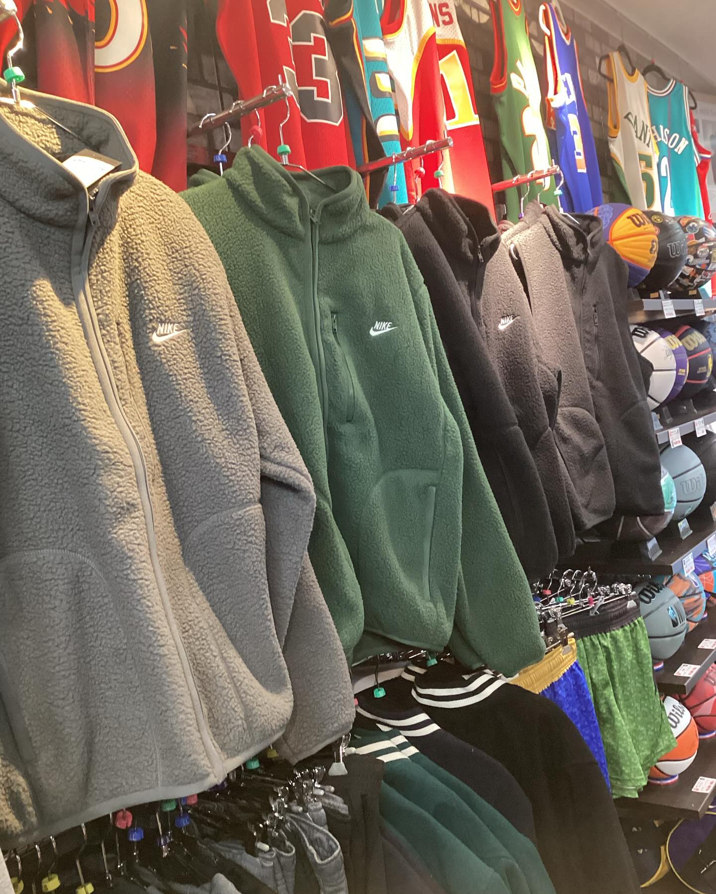 寒くなってきたこの季節には欠かせない⁉️ 【NIKEボアジャケット】が 