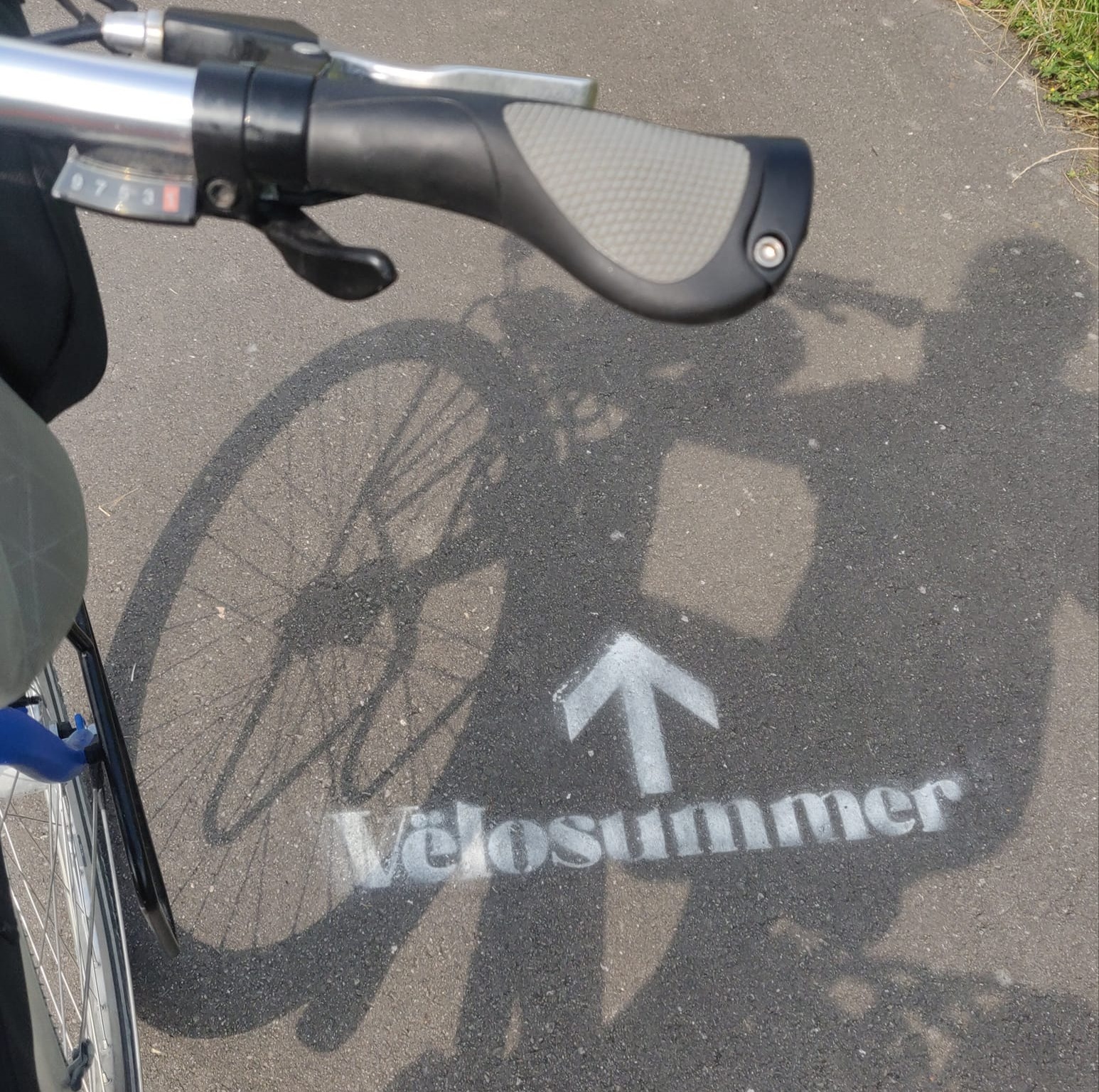 'Just a minute!' Creating a safe space for people on bikes and scooters ...