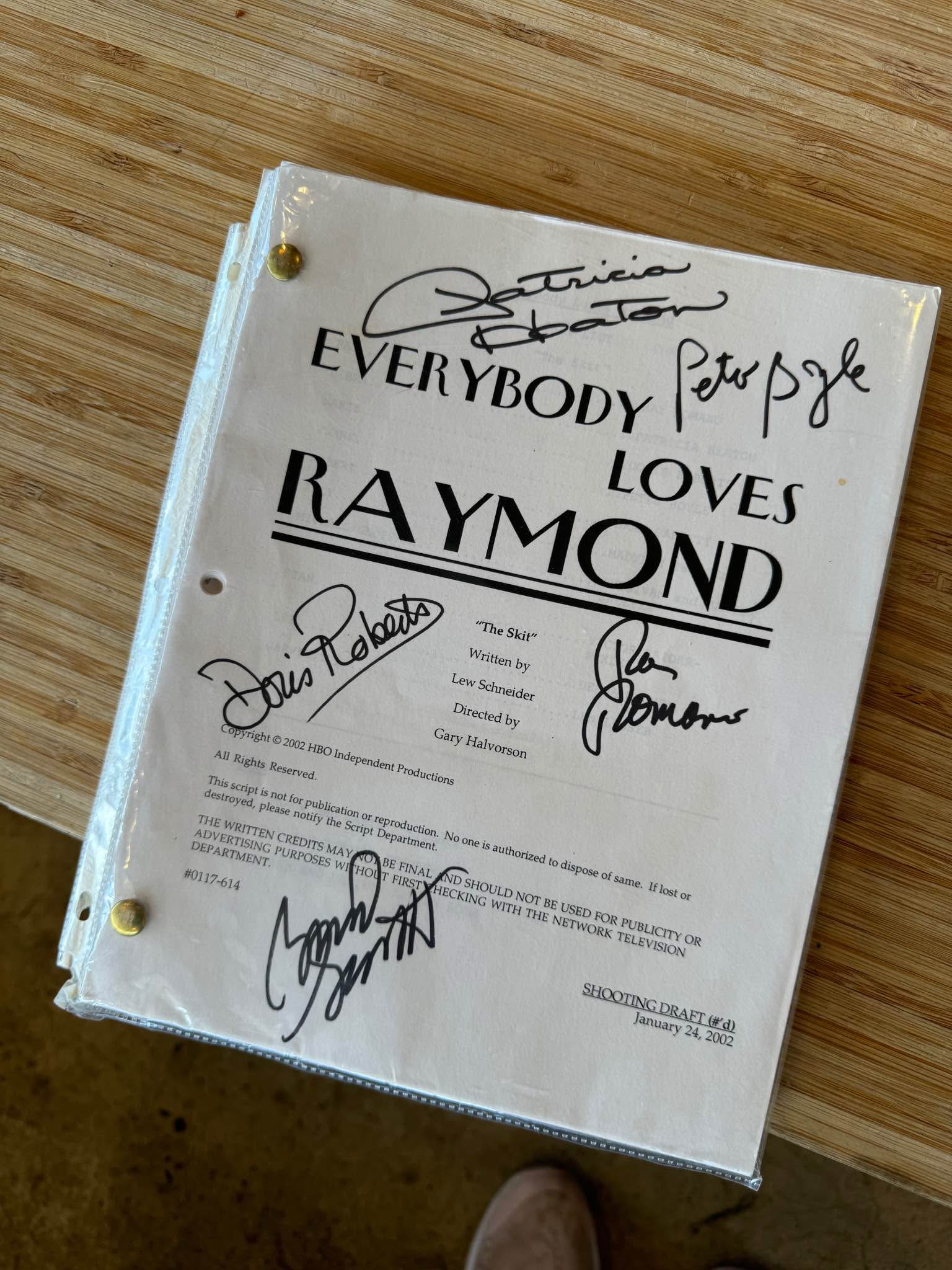 Cast Autographed “Everybody Loves Raymond” Shooting Script - Books ...
