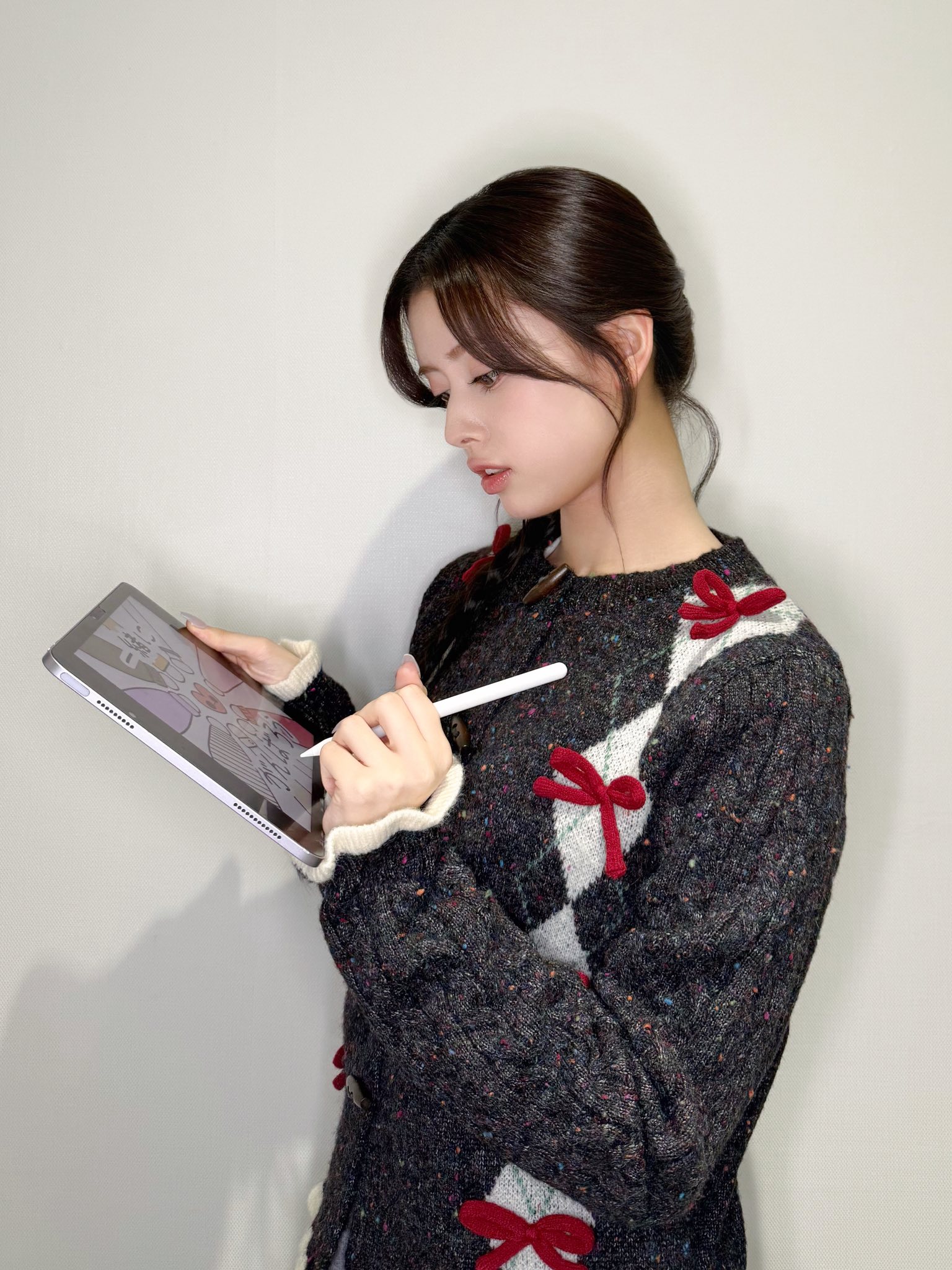 NiziU - NiziU added a new photo.
