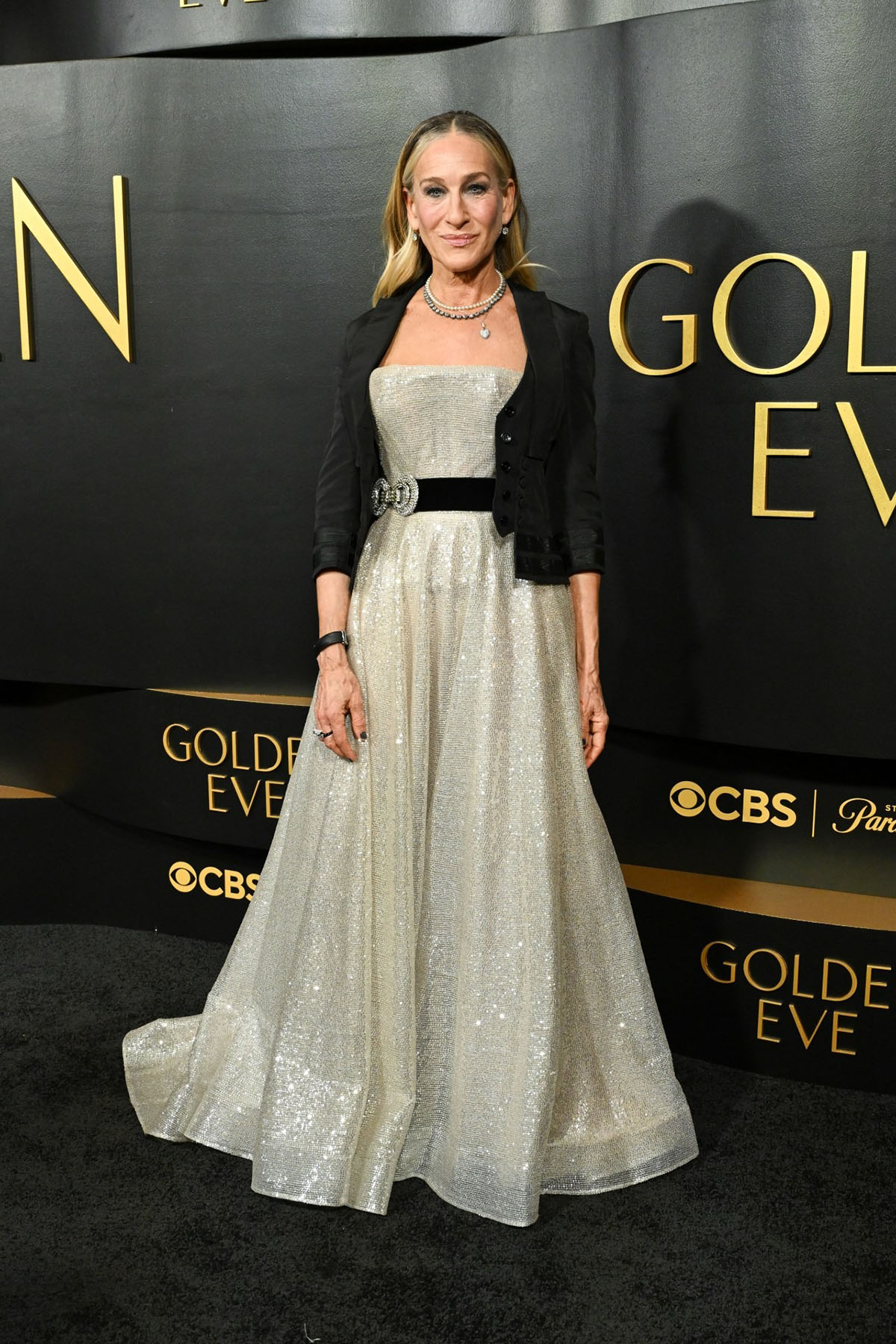 helen mirren gold dress Sarah Jessica Parker and both delivered signature moments at Golden Eve. SJP wore Paolo Sebastian Spring 2025 couture, styled her way, while Helen Mirren opted for a beautifully draped Stella 05-11-25-release
