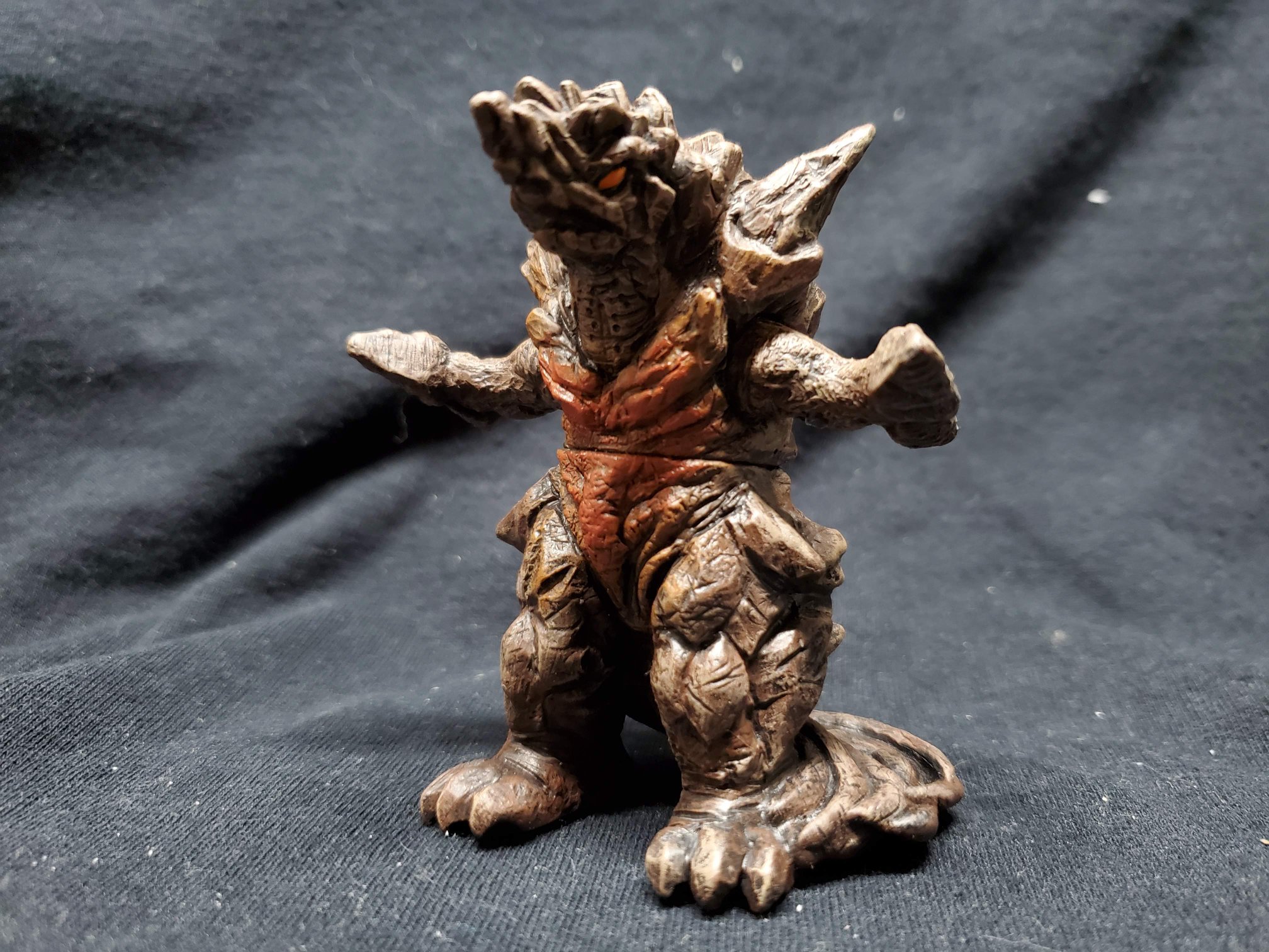 Bandai Neo Darambia Repaint Neo Darambia falls in about the same
