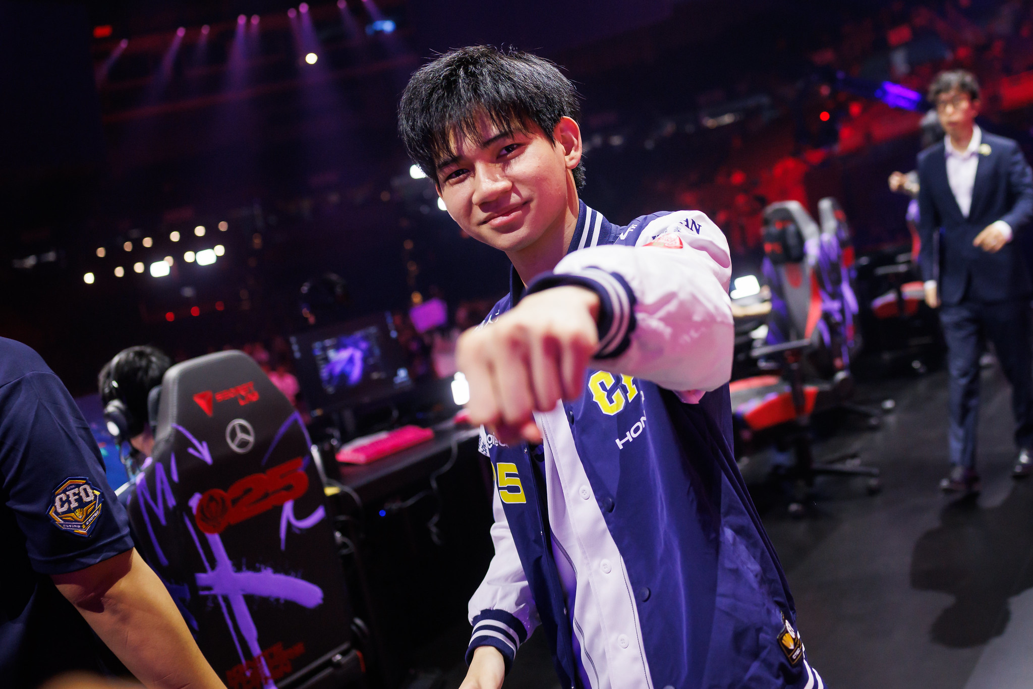 Yahoo奇摩電競 - 恭喜 HongQ 奪下《英雄聯盟》League Awards「年度最佳新人」獎項！最大的年度最佳選手則是由 Chovy ...