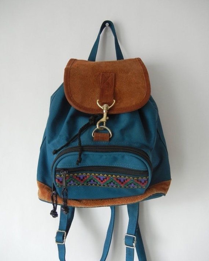 22l travel backpack evoc 22 side compression straps Truck  Racks Color:FNDG Lululemon Athletica Everywhere Belt
