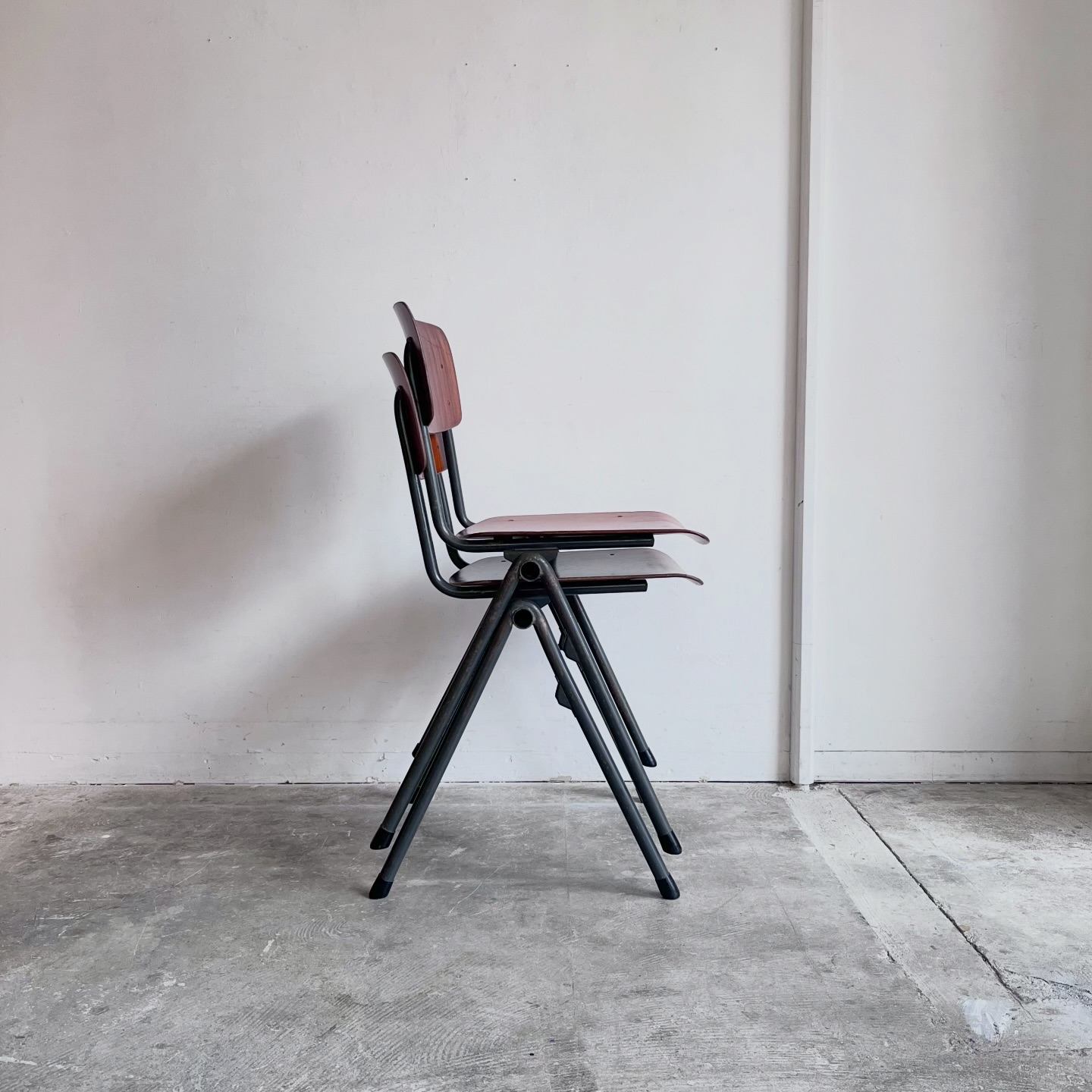 Dutch Industrial V-Leg Chair / 1960's 🇳🇱 1960年代オランダ製のV