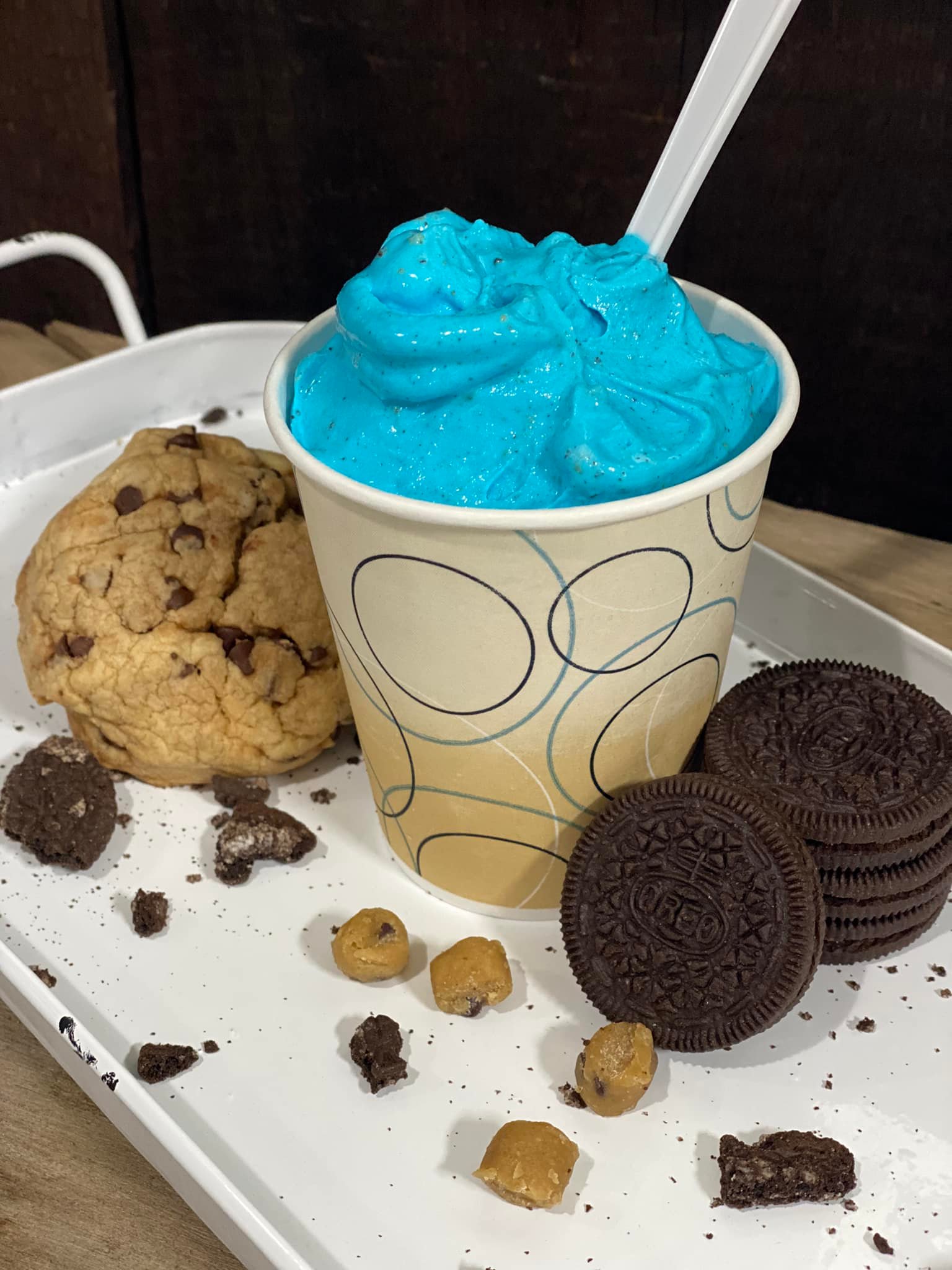 Cooke Monster MOO-valanche🍪 blue moon soft serve with Oreo's and