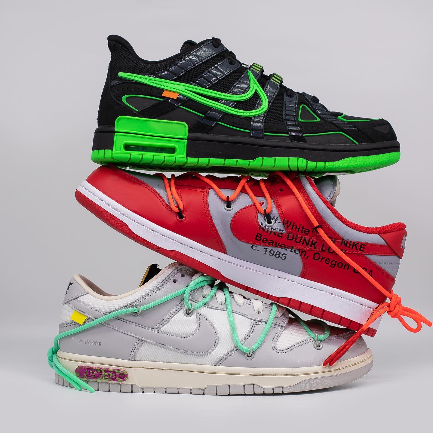 Off-White x Nike Dunk Low “Game Boy” custom. [?: @andu.c]