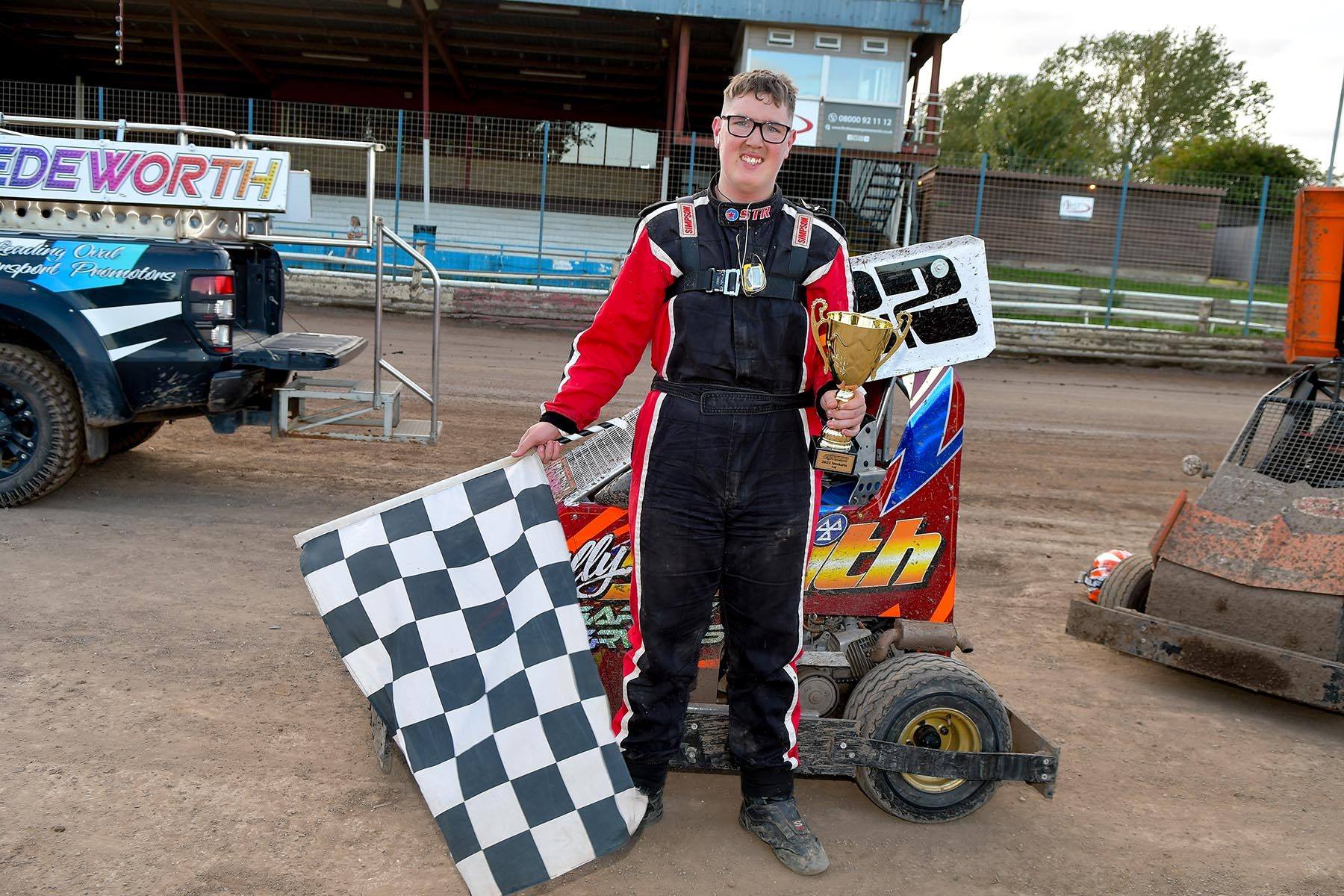 Spedeworth - Incarace/Spedeworth join the oval racing community in ...