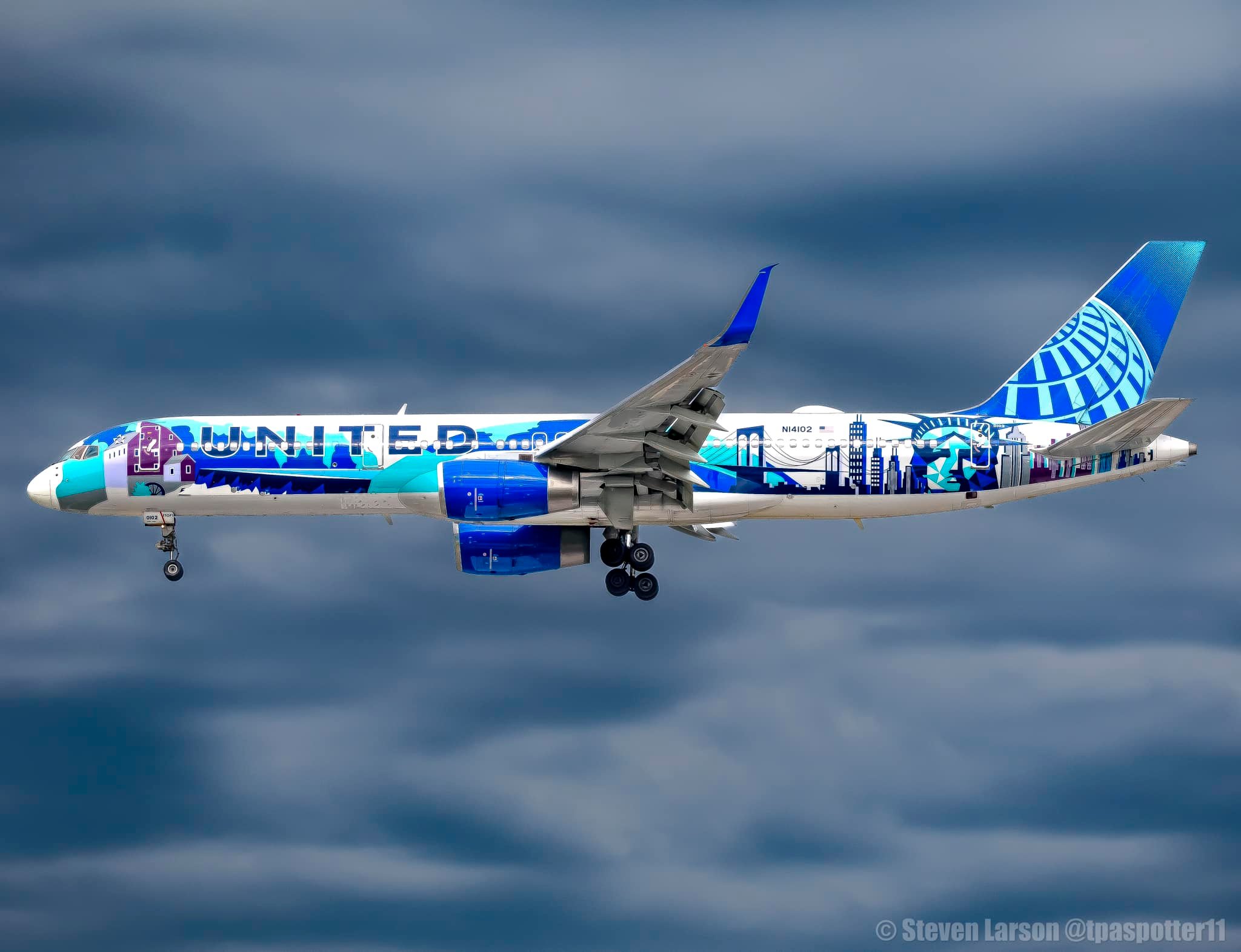 New Pacific Airlines Boeing 757-200 arrives with New Jersey Devils