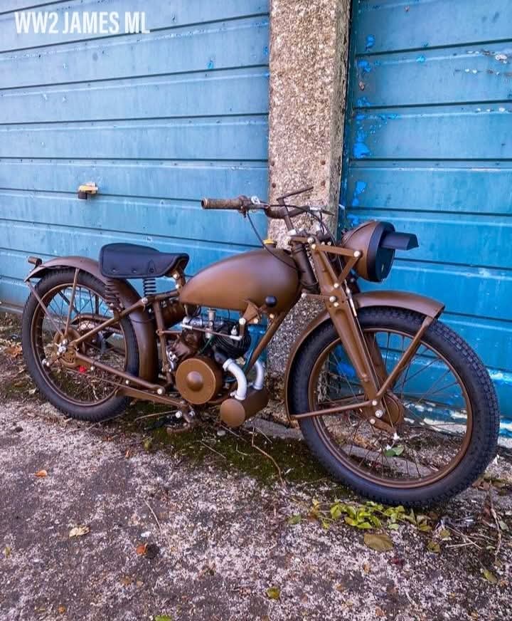 Select - WW2 JAMES ML 💙🇬🇧💙 The James ML 125 was a lightweight British ...
