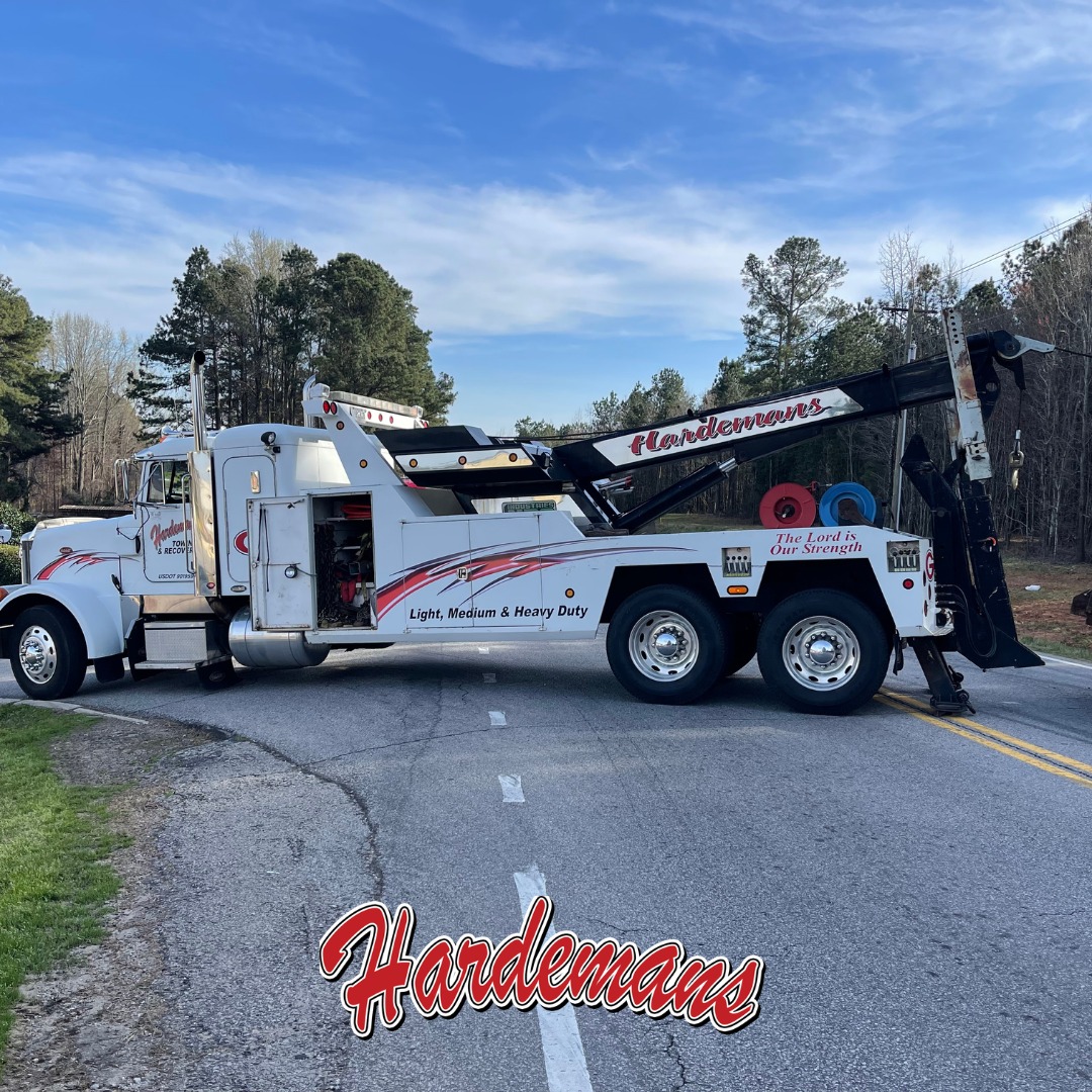 Hardeman's Wrecker Service | Oakwood GA