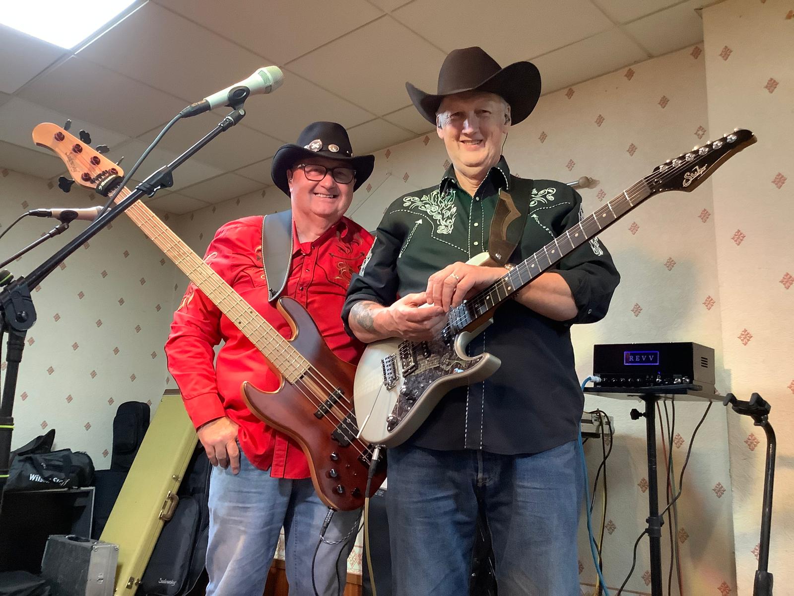 Elgin - Archie and Gordon, also known as Back 2 Country are coming Back ...