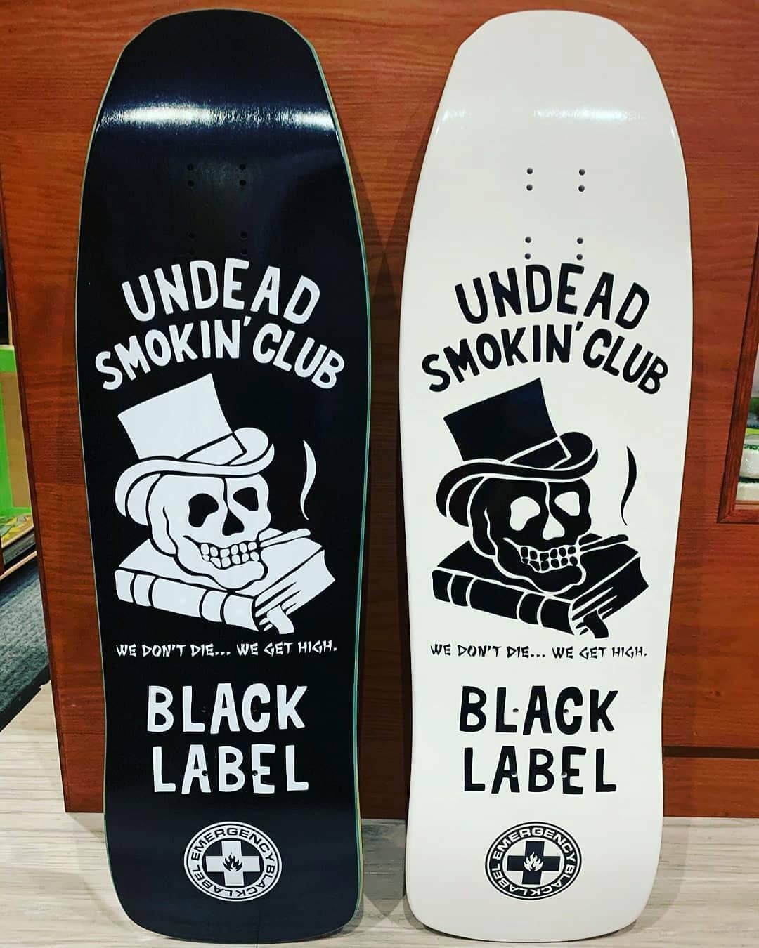 💀@blacklabelskates Undead Smoking Club decks available