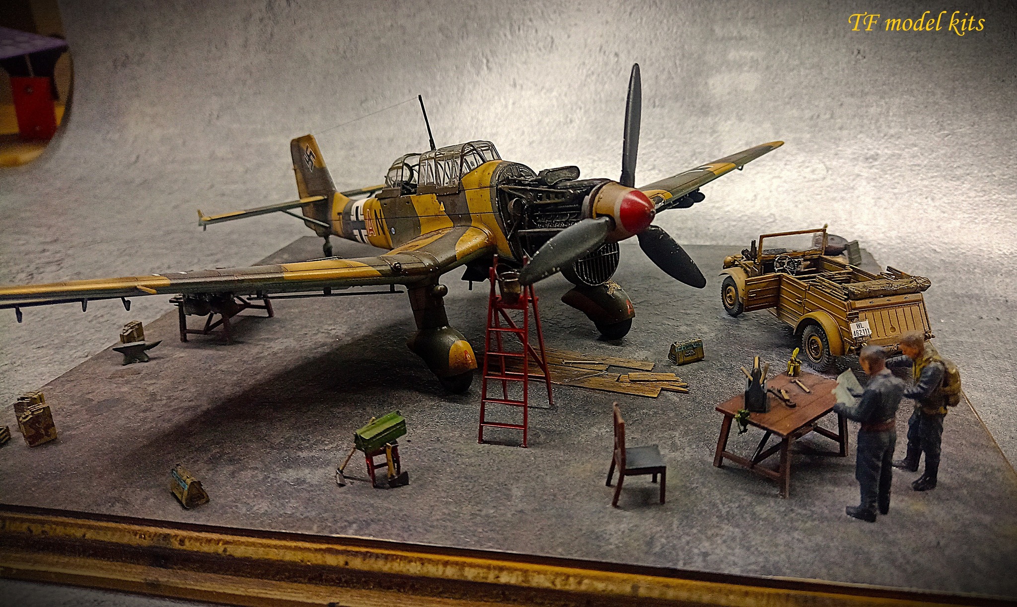 Junkers JU87B 2 R 2 (Airfix 1:48) | Plastikové modely.cz