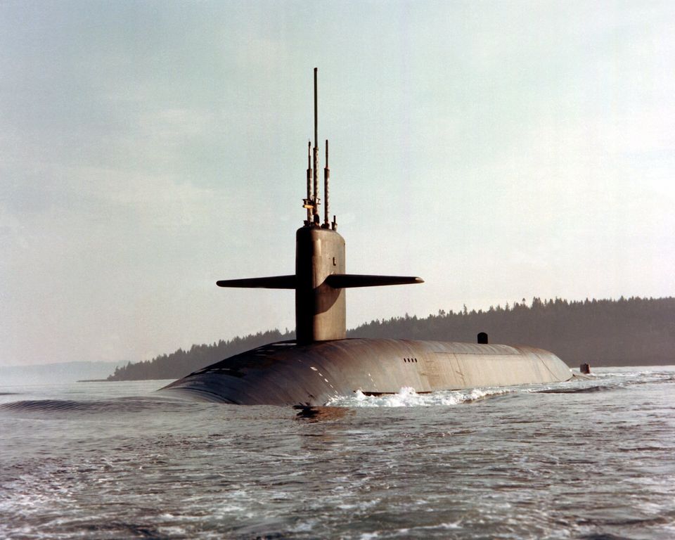 USS FLORIKAN (ASR9) circa 1982