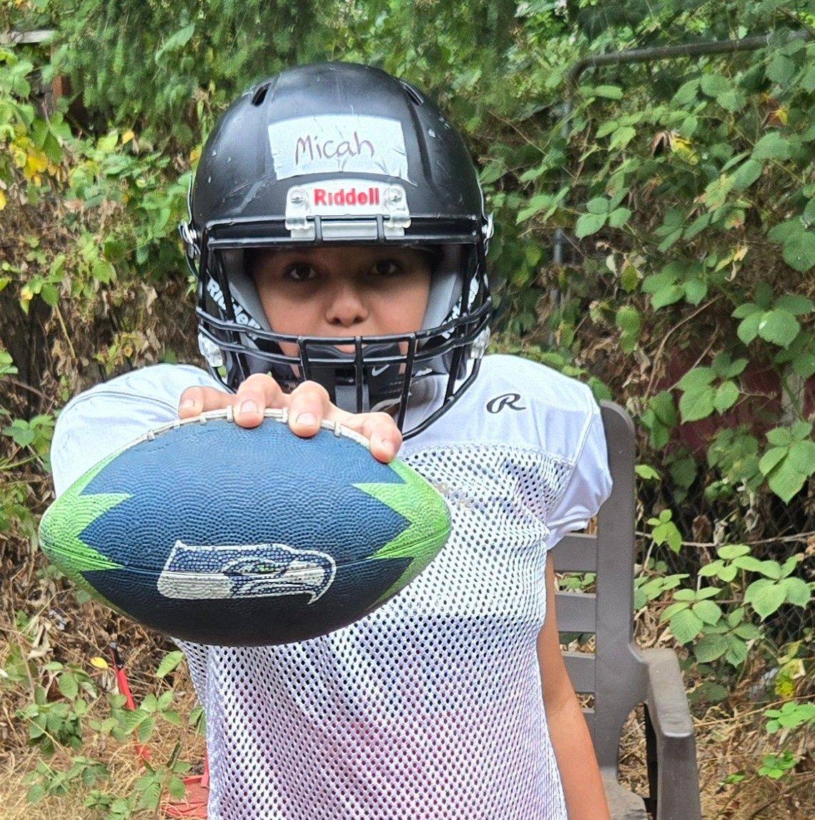 bell arrow helmet vs bell qualifier Non-Air Prerunner GANNI Black Dots Re-Tech FEATURES Lightweight Polycarbonate/ABS shell launch_date:3/15/2022 Surface:matte