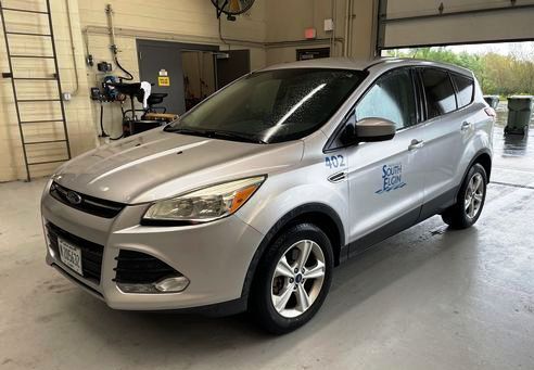 アン^ - ^ Village of South Elgin auction: 2016 Ford Escape and generator