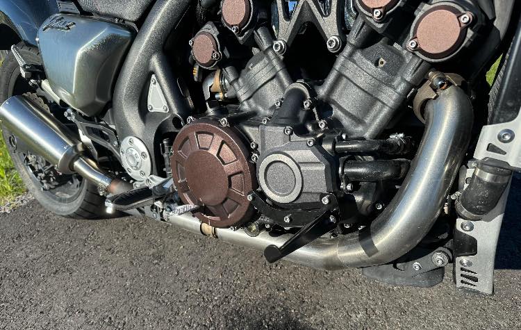 Vmax Gen2 Highway pegs