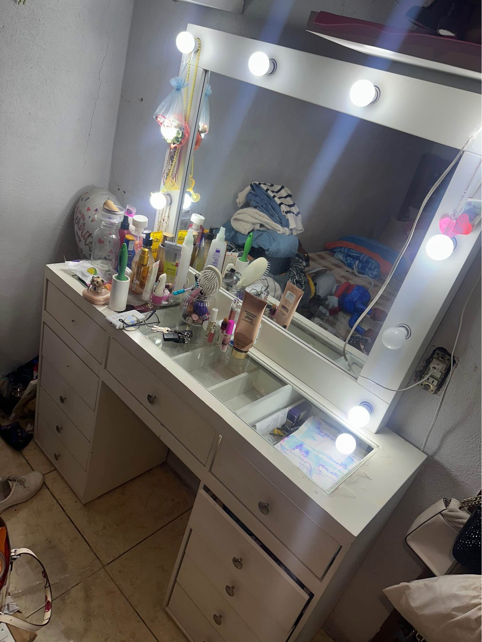 Vanity buen estado - Vanities & Makeup Tables - Puebla City | Facebook ...