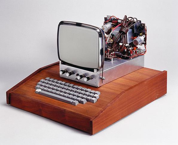 Rare 1976 Apple computer with wooden case