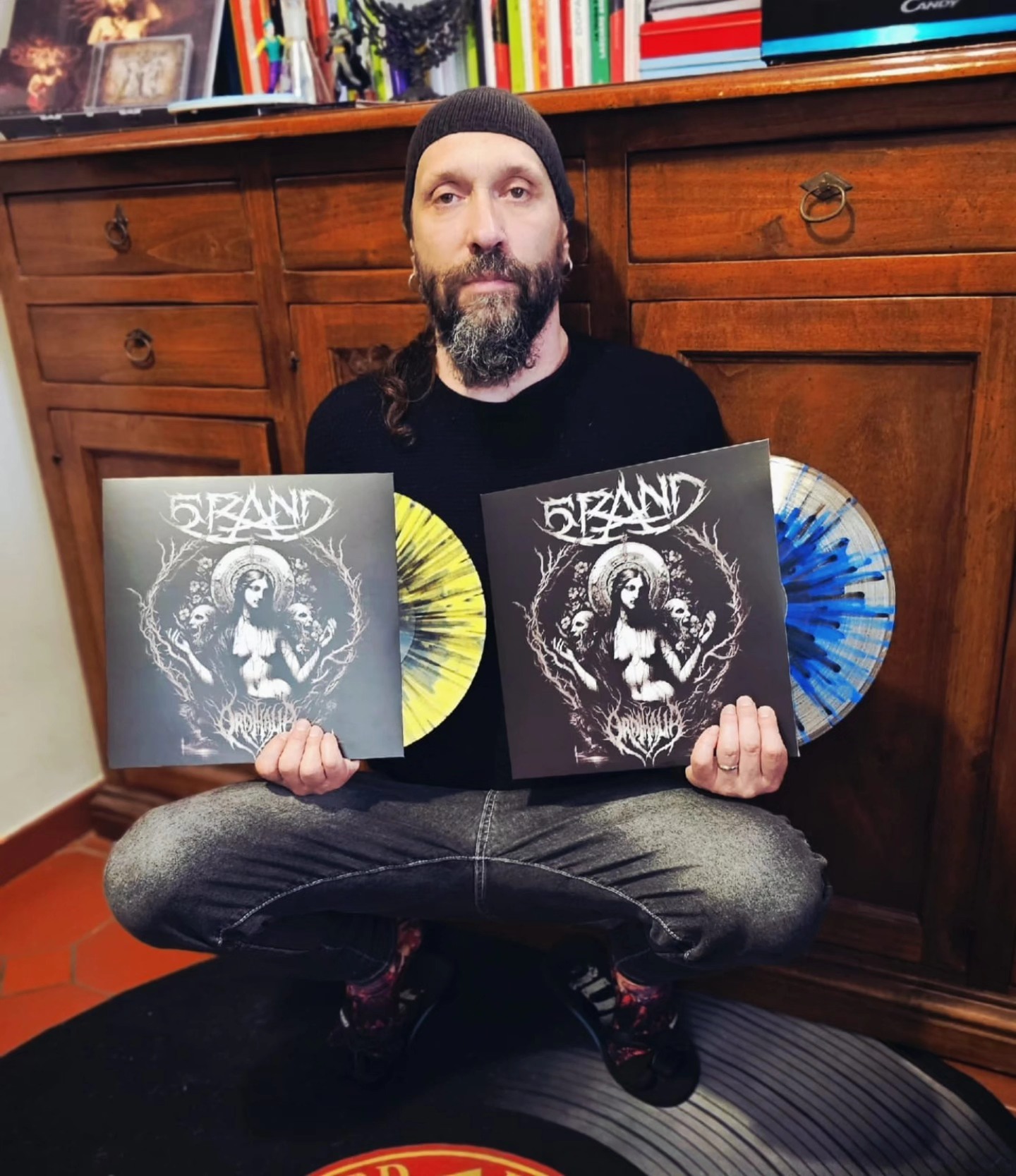 5RAND - The NEW Vinyls arrived 💛💙 [Check the Stories] | Facebook