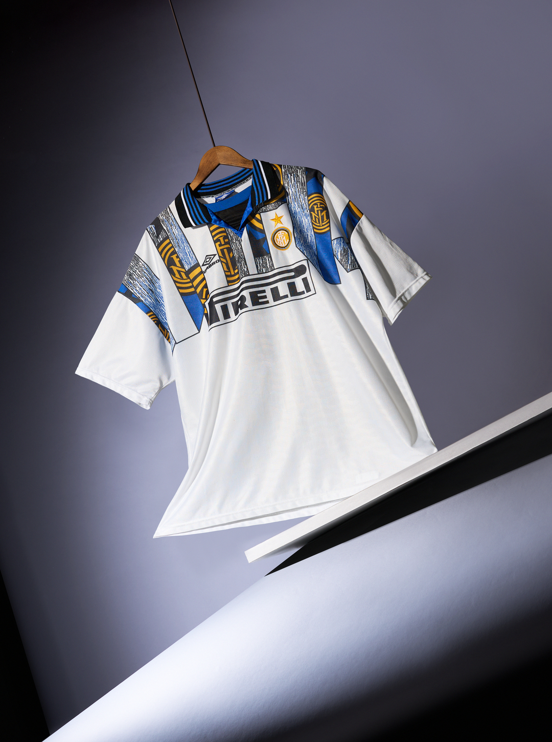 【道雪】1995-96 インテル・ミラノ 3rd ユニフォーム UMBRO 道雪】1995-96 インテル・ミラノ 3rd ユニフォーム UMBRO Vintage