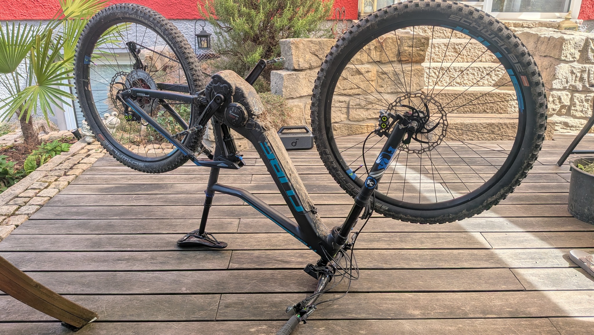crossbike trekkingbike Licorne Bike Premium Touring Trekking Bike in 28 Zoll Aluminium Scheibenbremse Fahrrad für Jungen, Mädchen, Damen und Herren - 21 Gang-Schaltung - Mountainbike BRUNNEN Bastelbox Kreativ-Box mit sapori Farbe:Cyan