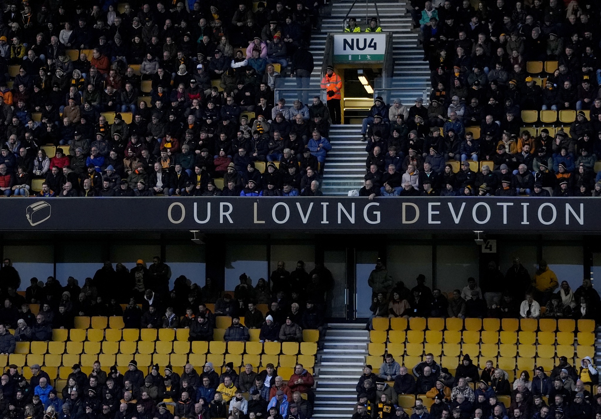 Wolves - Hi-Ho, Edwards energy and anti-VAR chants: Three things you ...