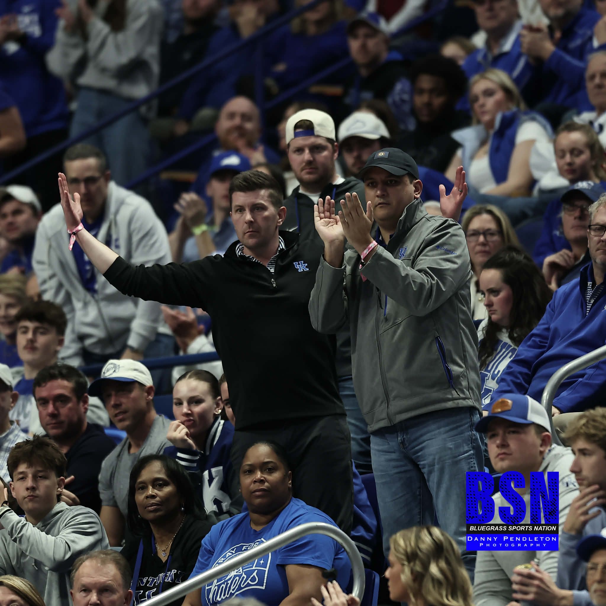 Bluegrass - The CATS are on a 6-0 run over the last 1:06!! UK has made ...
