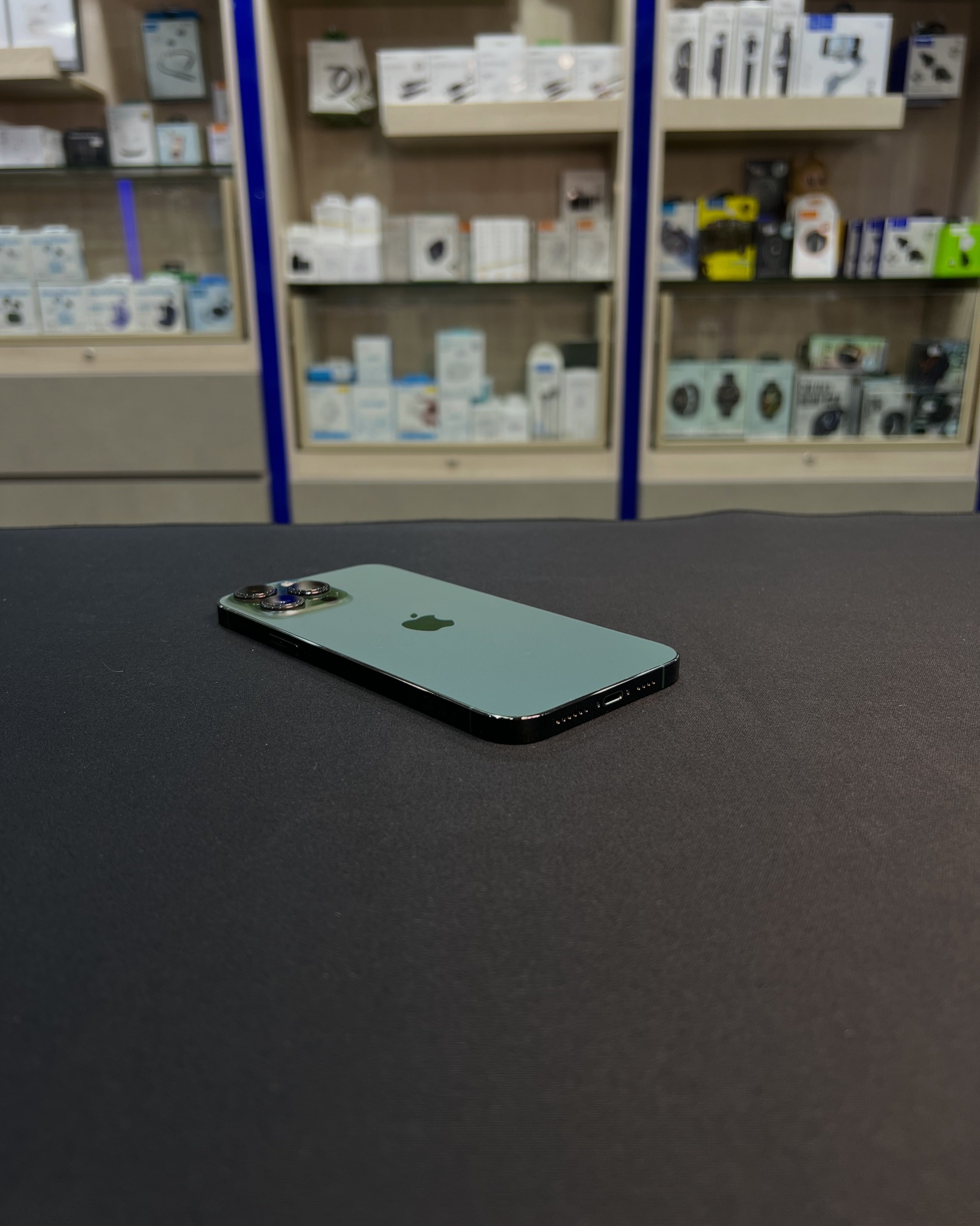 Used iPhone 13 Pro Max 256GB Green in excellent condition: - 100 