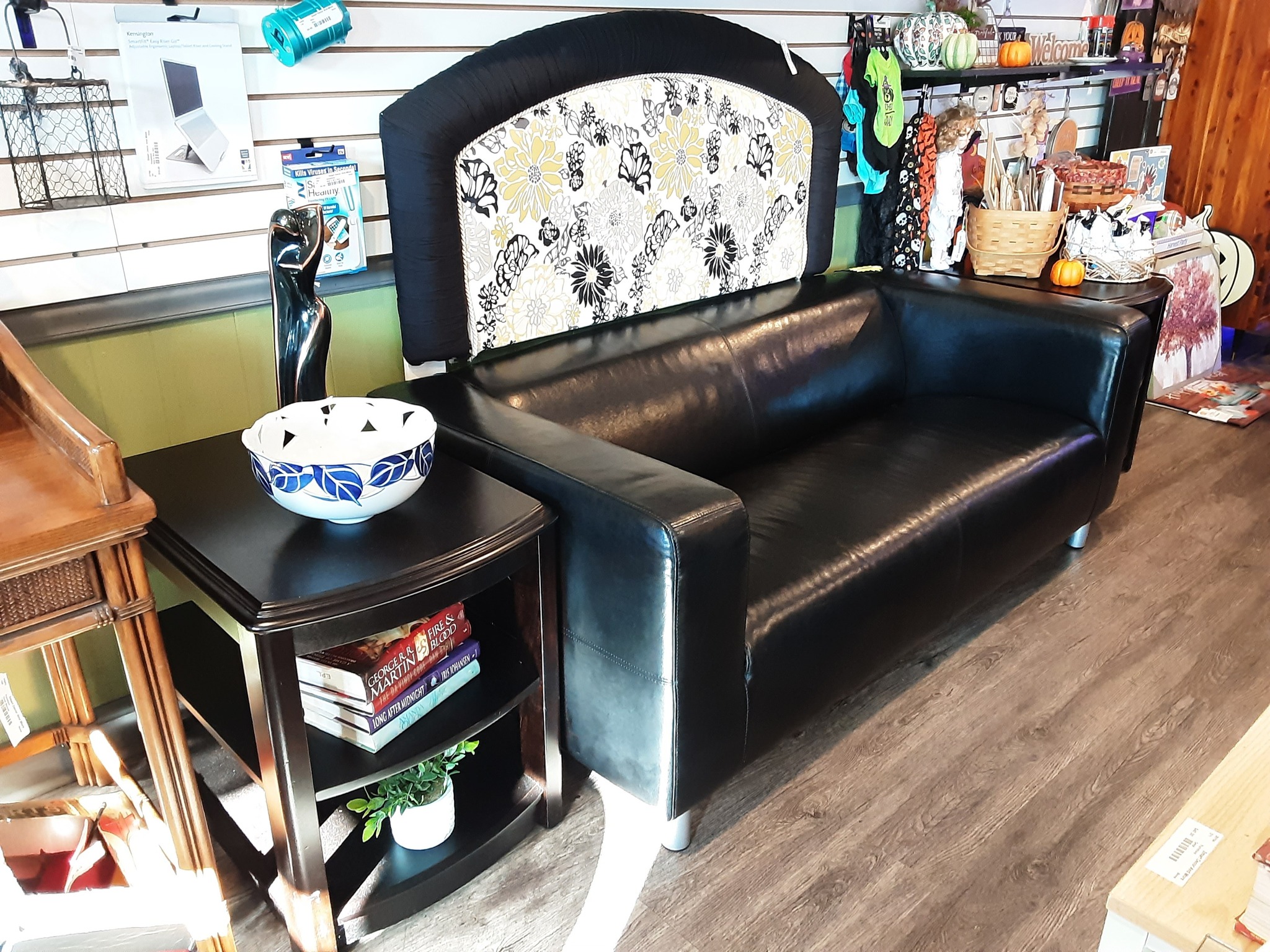 Smart Decor &... - Smart Decor & More w/Blue Mountain Winery