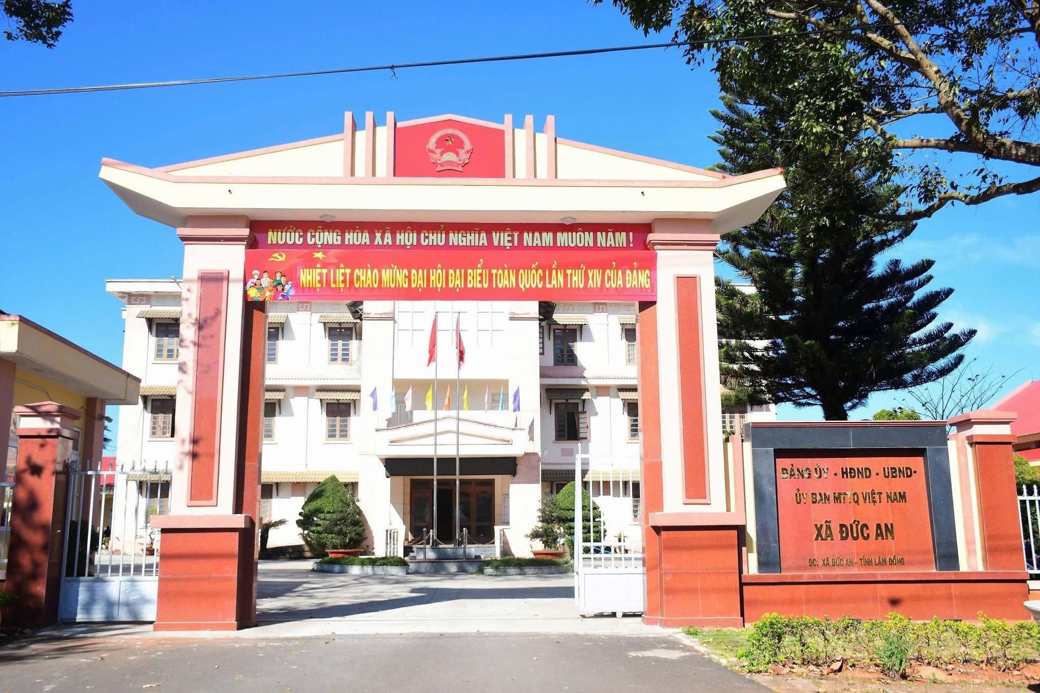 VĂN HÓA - XÃ HỘI ĐỨC AN | 🇻🇳🇻🇳 XÃ ĐỨC AN TREO CỜ TỔ QUỐC, CỜ ĐẢNG CHÀO ...