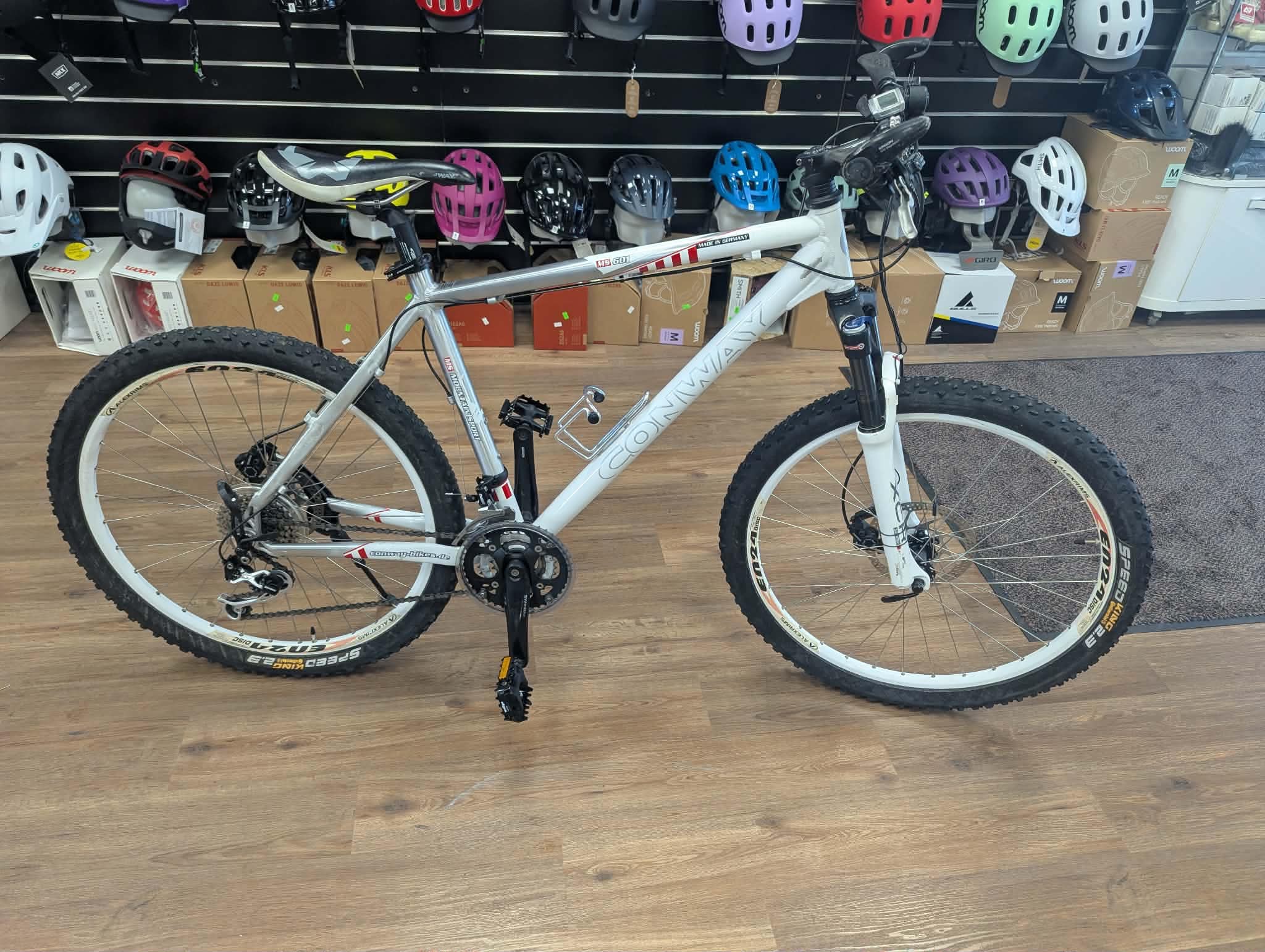 urban cruiser electric bike Elby New 2022 Color:962-RAINBOW Uebler AHK E-Bike Fahrradträger Read and watch more Model_991.1 Turbo