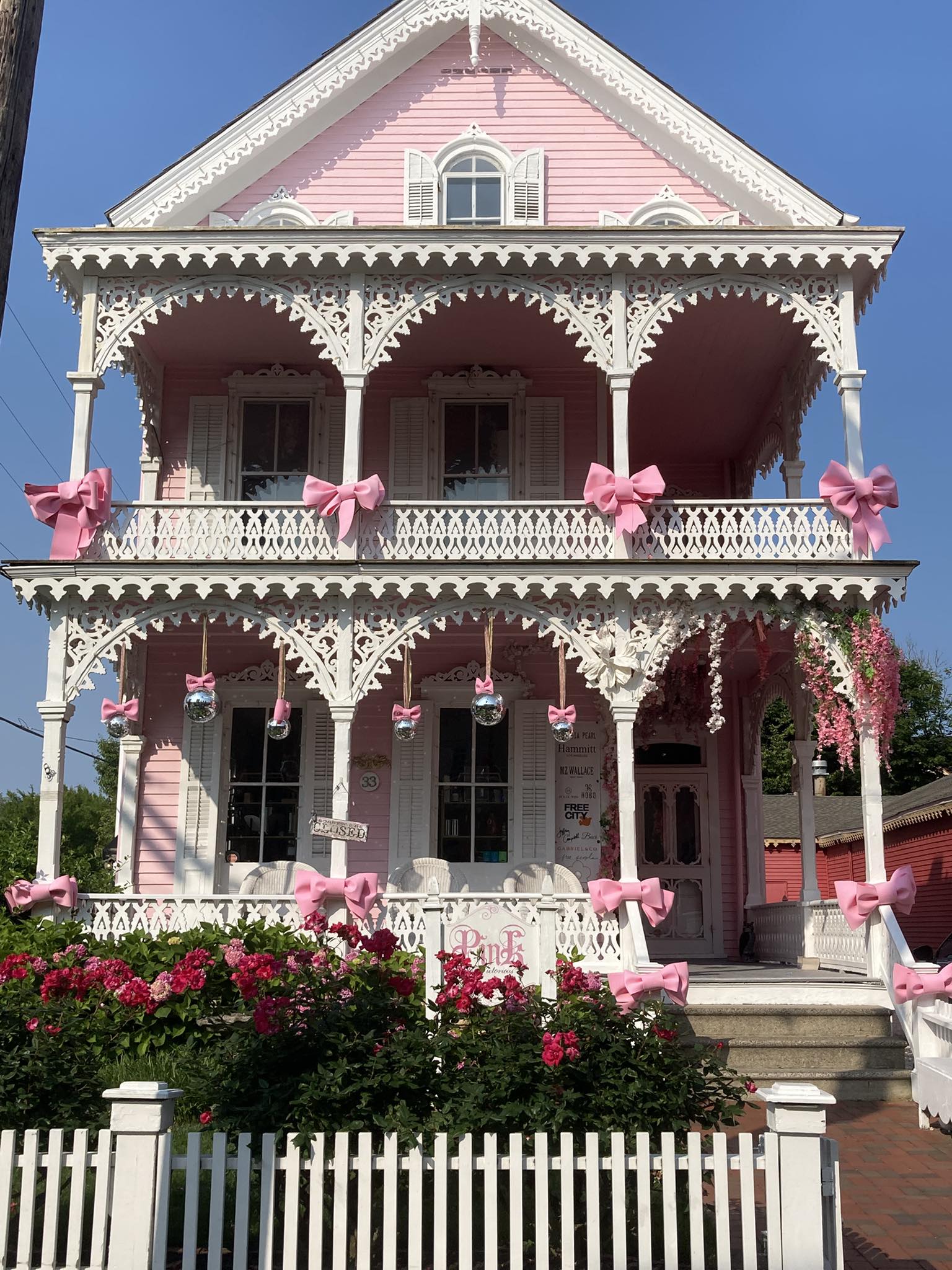 Pink house on Perry St in Cape May