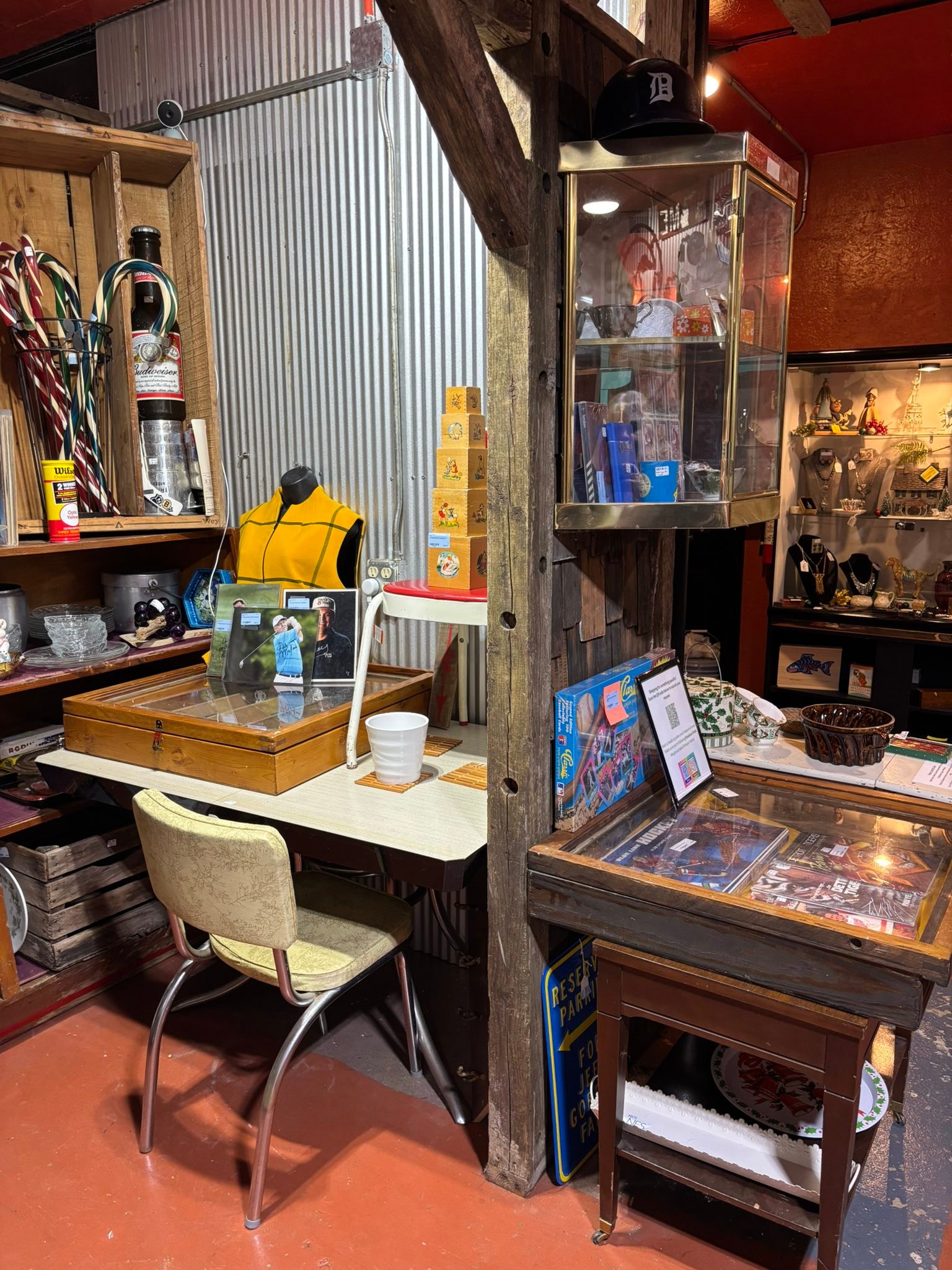 Rusty Relics Vintage &... - Rusty Relics Vintage & Antiques