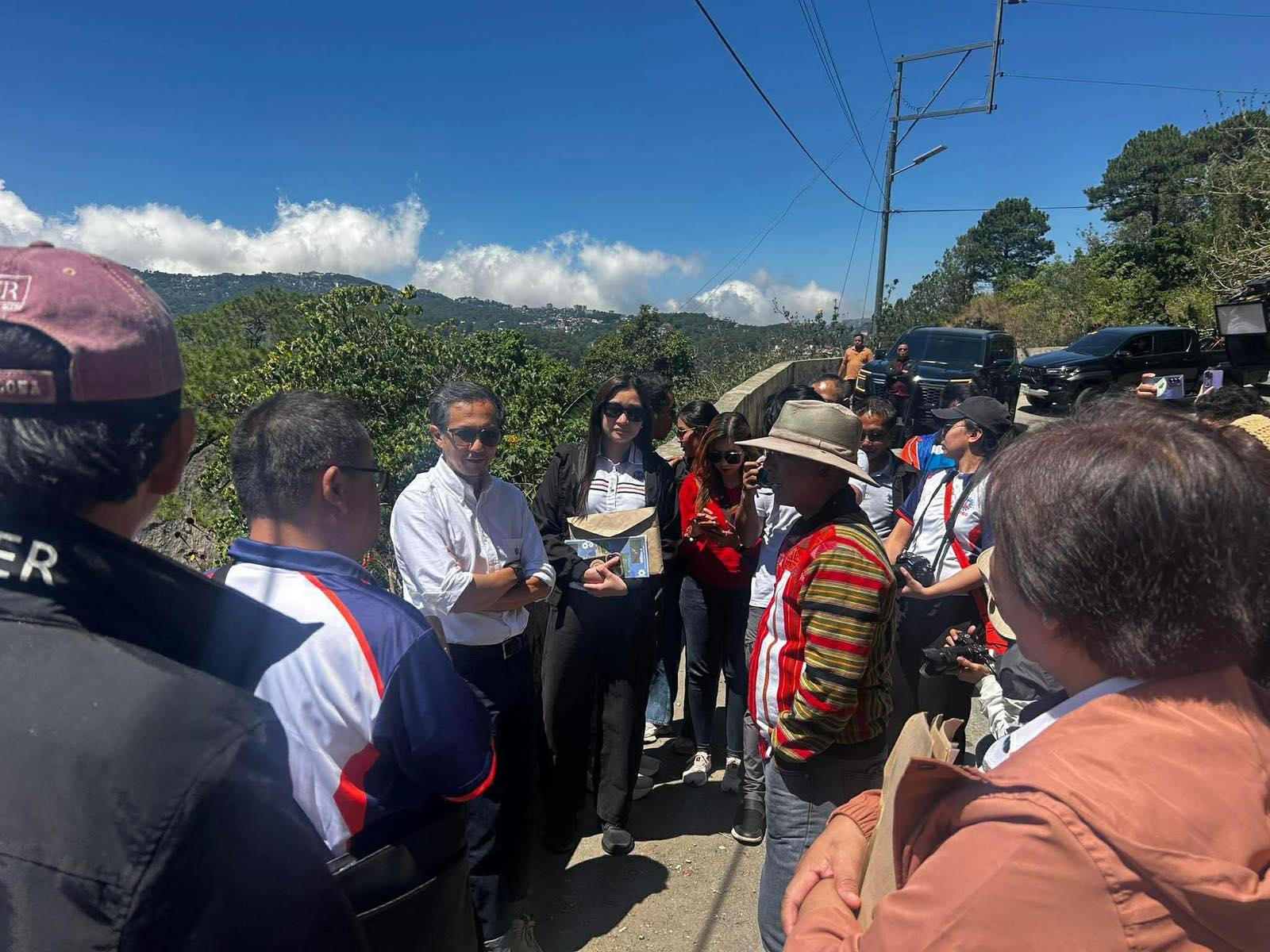 GMA - TINGNAN: Iniinspeksyon ni DPWH Sec. Vince Dizon ang natenggang ...