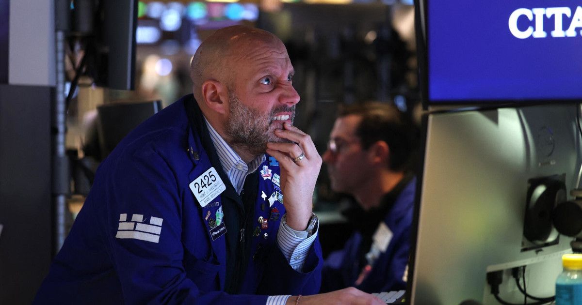 TheStreet - Fidelity fund manager sends recession message.... | Facebook