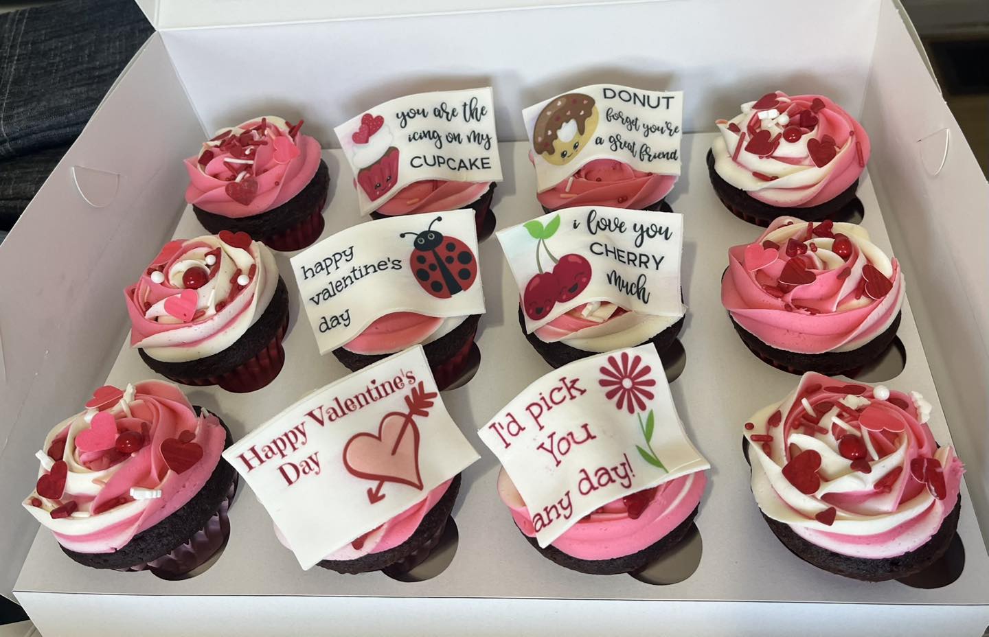 40x Pre-cut Roses Flowers Edble Sweet Premum Wafer Card Cupcake