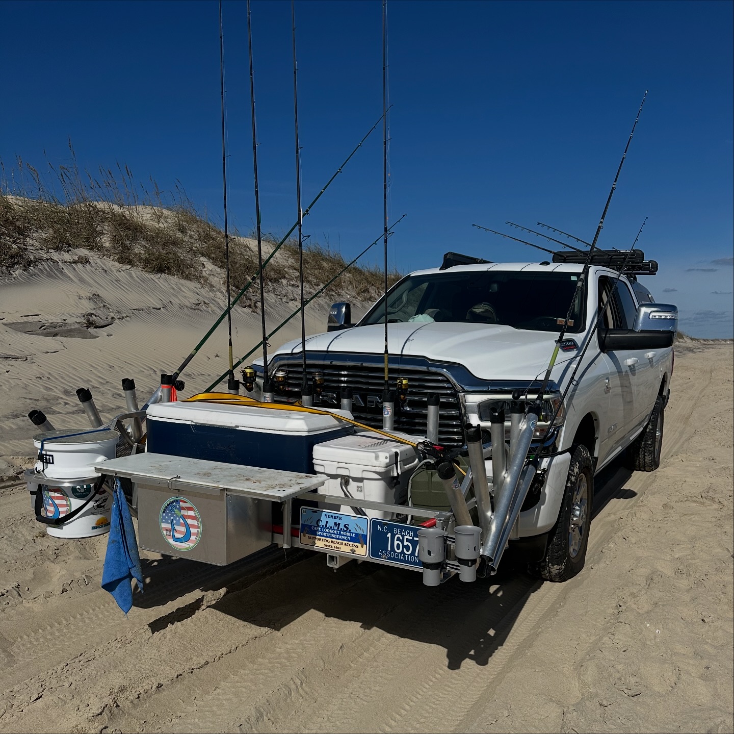jeep bumper fishing rod holder Nuenen for Truck Fishing Rod Racks for Vehicles Magnetic Rod Mount Carrier for SUV Metal Roof and Hood Black : Sports & Outdoors This bumper mount can hold 4 rod and reels and has the bright anodized finish Ford Bronco Surf Rod Front
