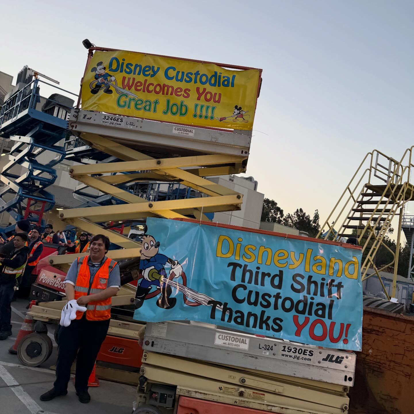 Park Journey - Seeing the 3rd shift Disneyland custodial... | Facebook