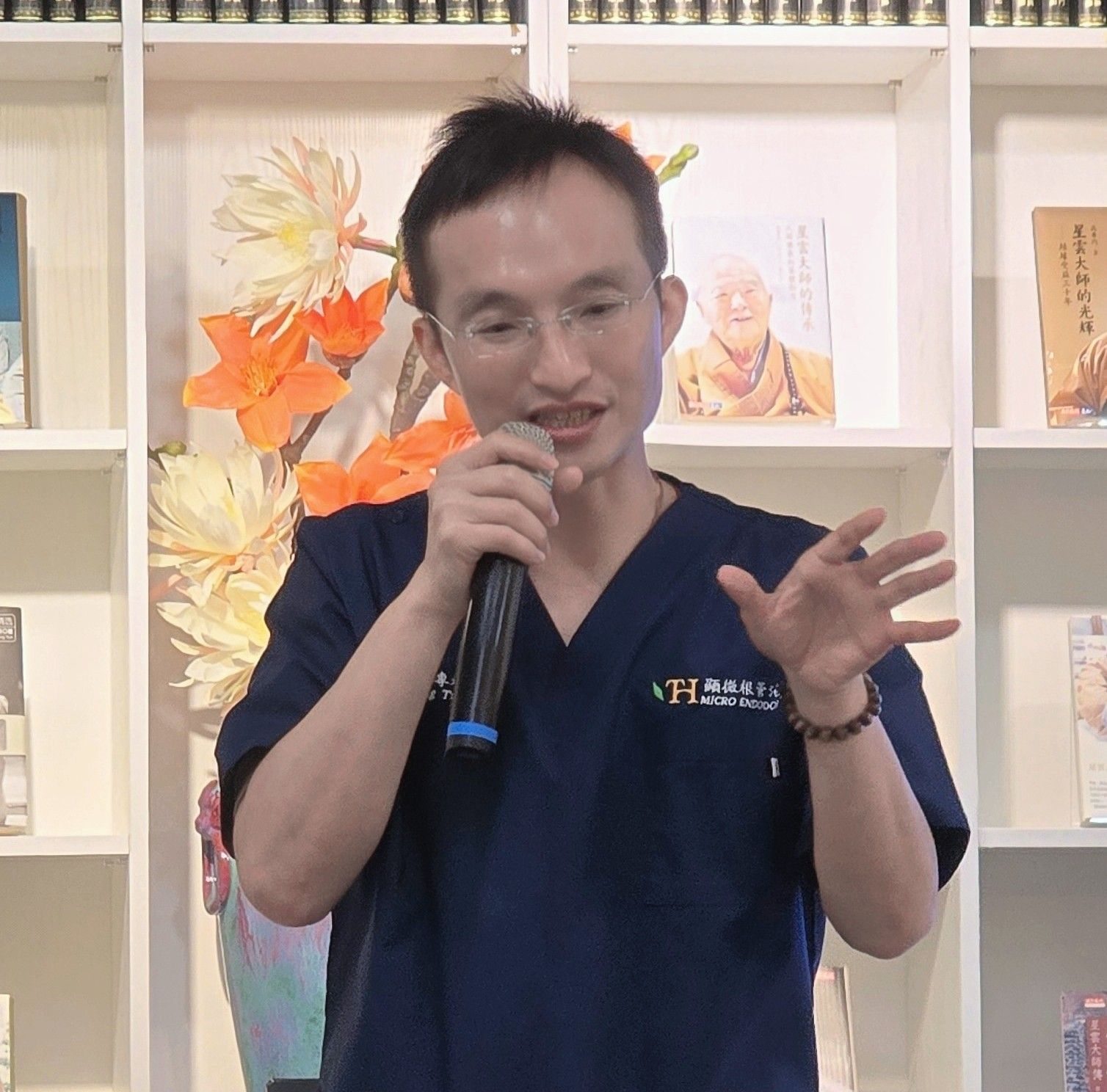 張添皓醫師顯微根管治療 - #牙齒X光有黑影＝要根管？ #先別急 你是不是也做過這件事： 看到 X 光片。 第一眼就盯著那個黑點。 然後腦袋 ...