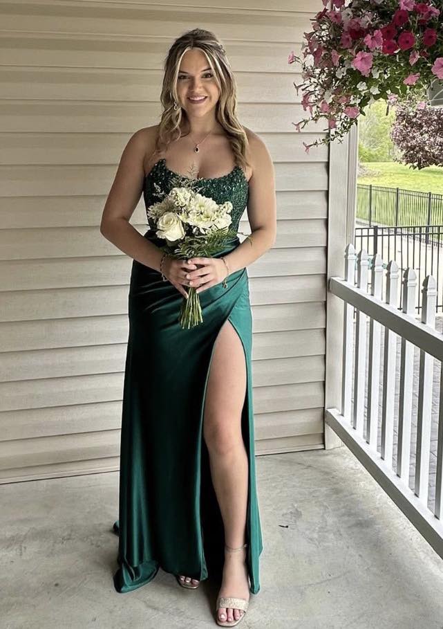 maddie birthday dress 🎉HAPPY MADDIE🎉 has been apart of our team for 3 years! She knows her stuff, keep us all in line and are is one of the hardest-working gals around! Help Oscar de la Renta a-line-wedding-dresses Junior Sizing (Adult) Size:18.5